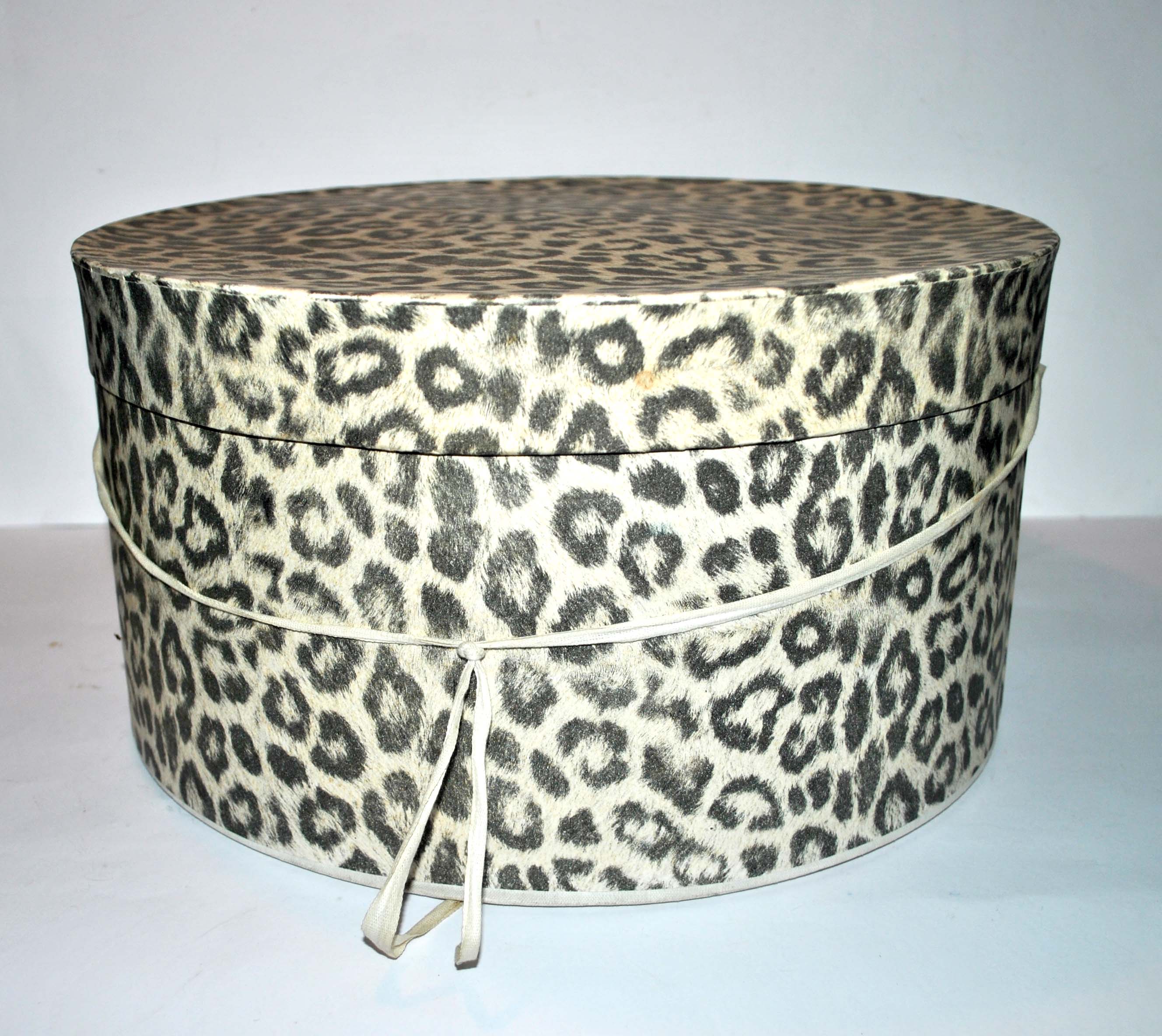 Vintage hat board - Leopard printed cardboard hat box 35x19cm