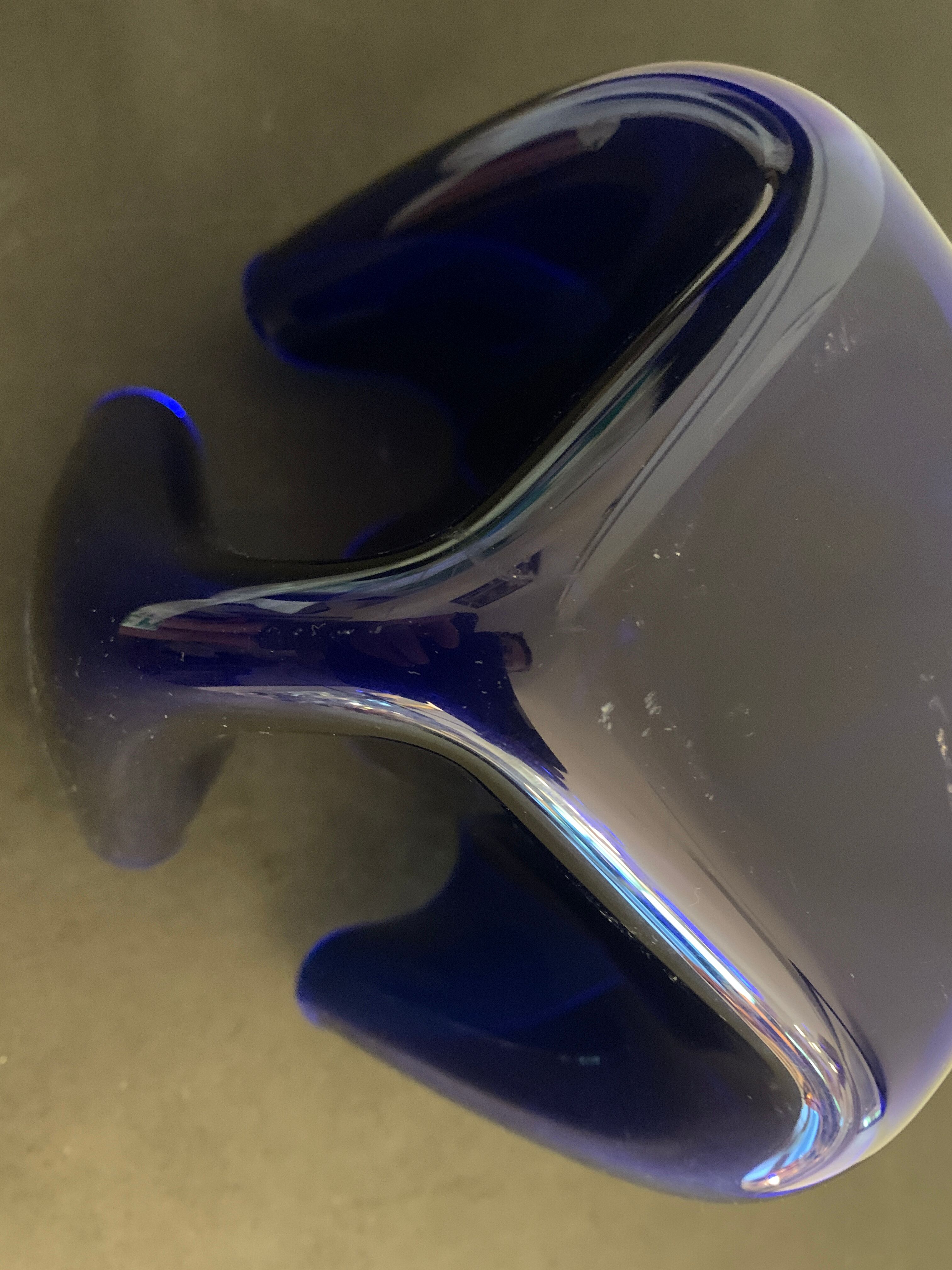 Luigi Massoni handkerchief vase for Guzzini in blue plexiglass