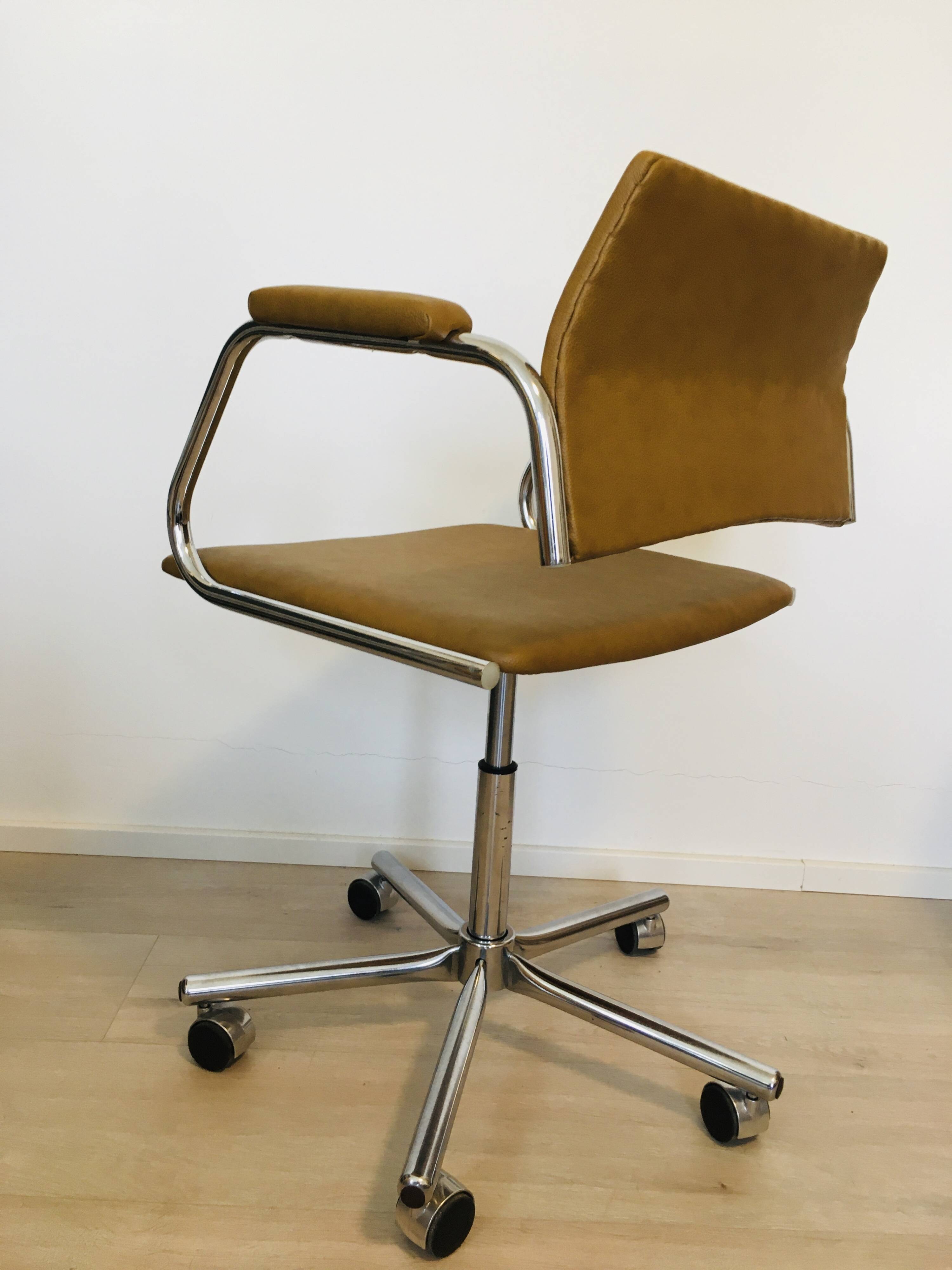 Fully Restored Vintage Desk Chair by Kovona, Czechoslovakia 1970’s