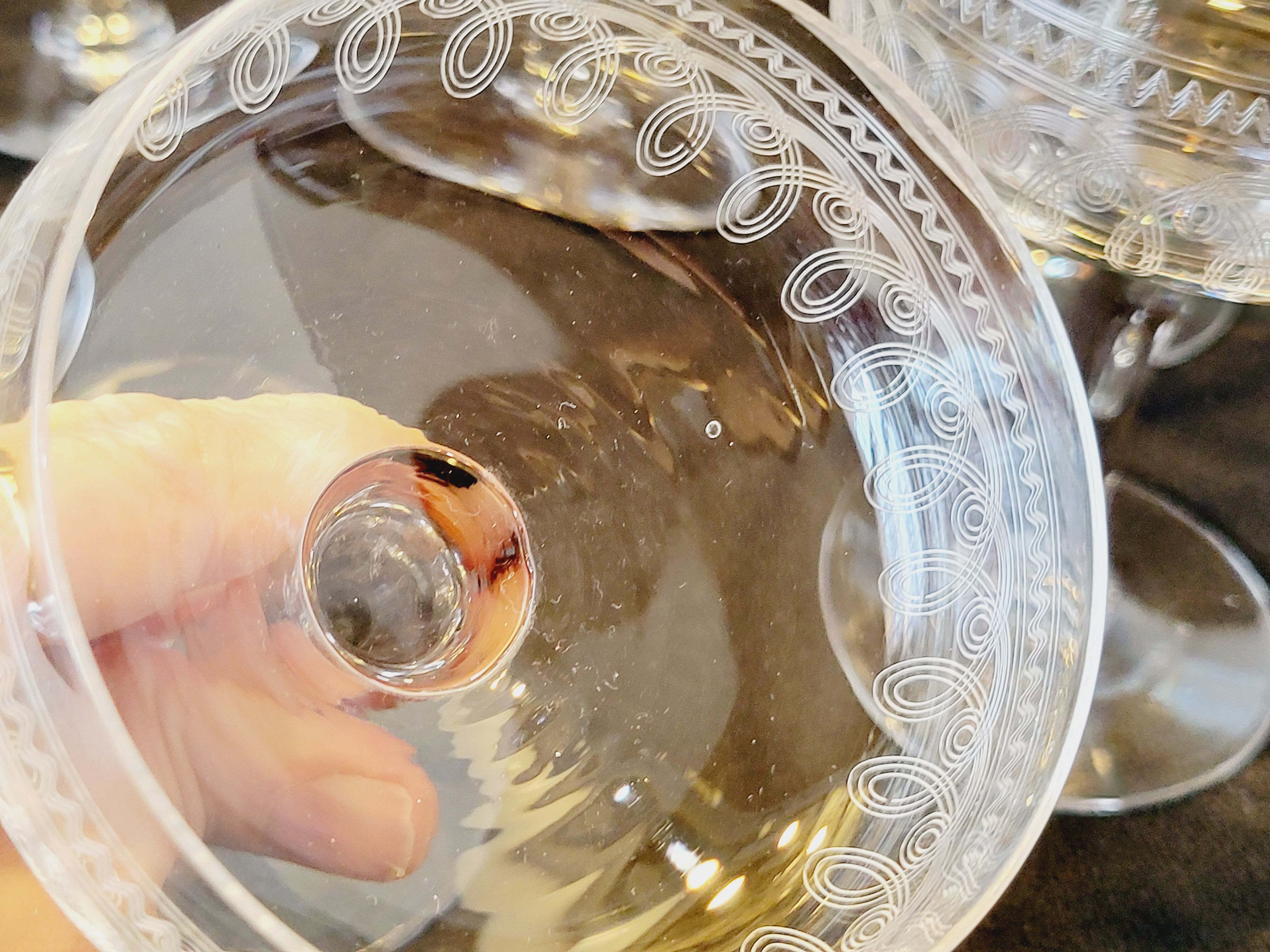 8 old champagne glasses in crystal engraved 1910