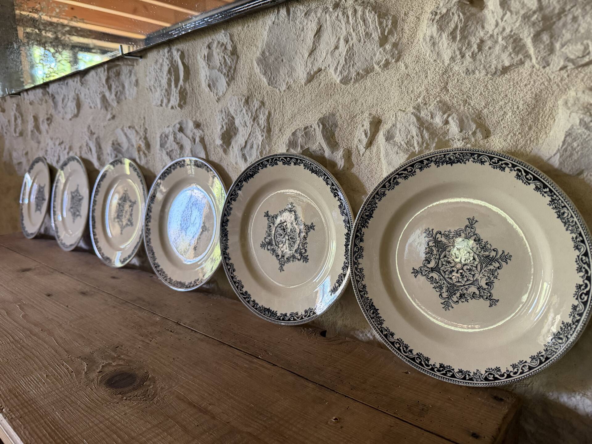 Service flat plates Jules Vieillard Bordeaux in ironstone