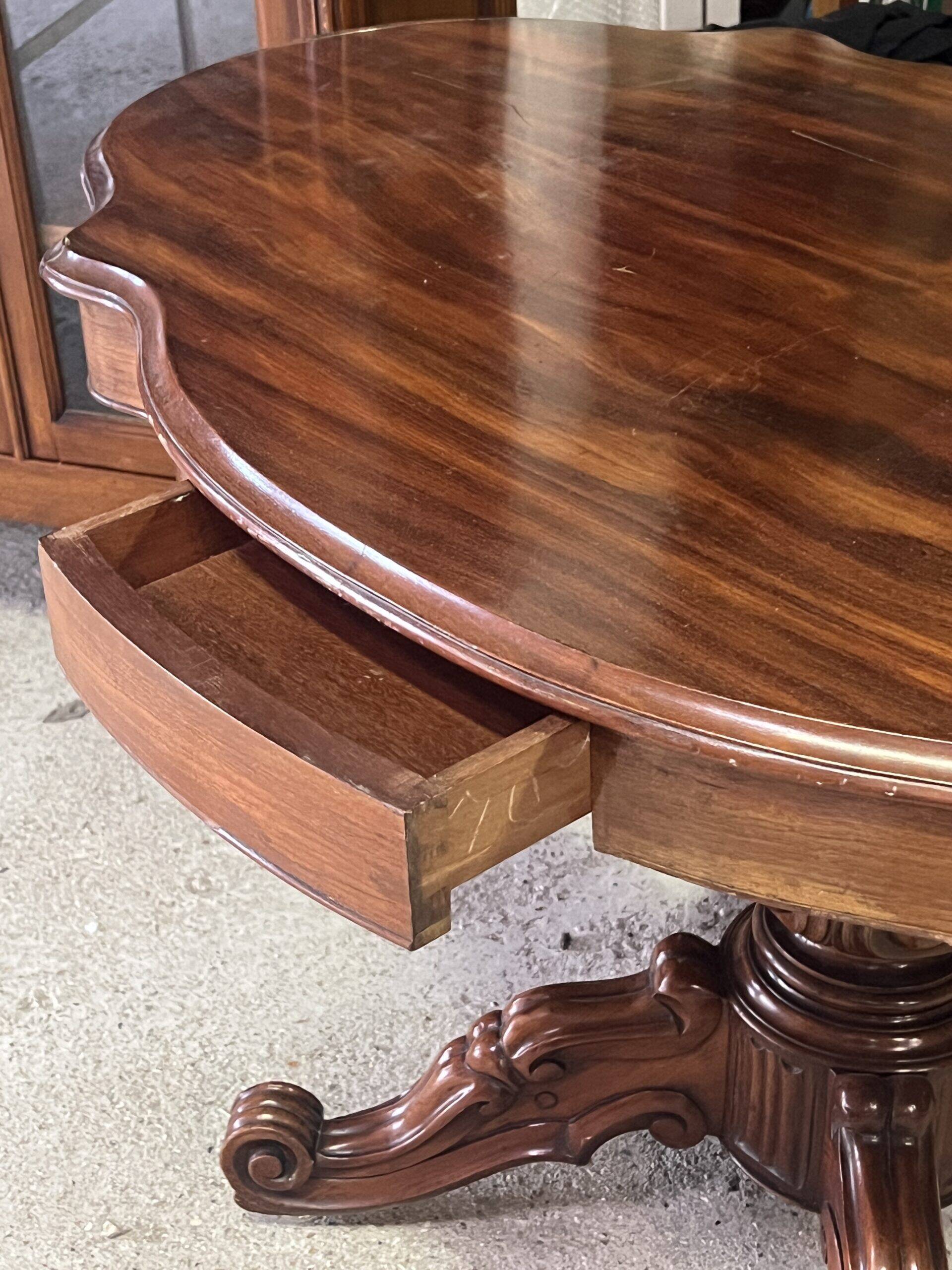 Large Louis Philippe period mahogany fiddle-shaped pedestal table, 19th century