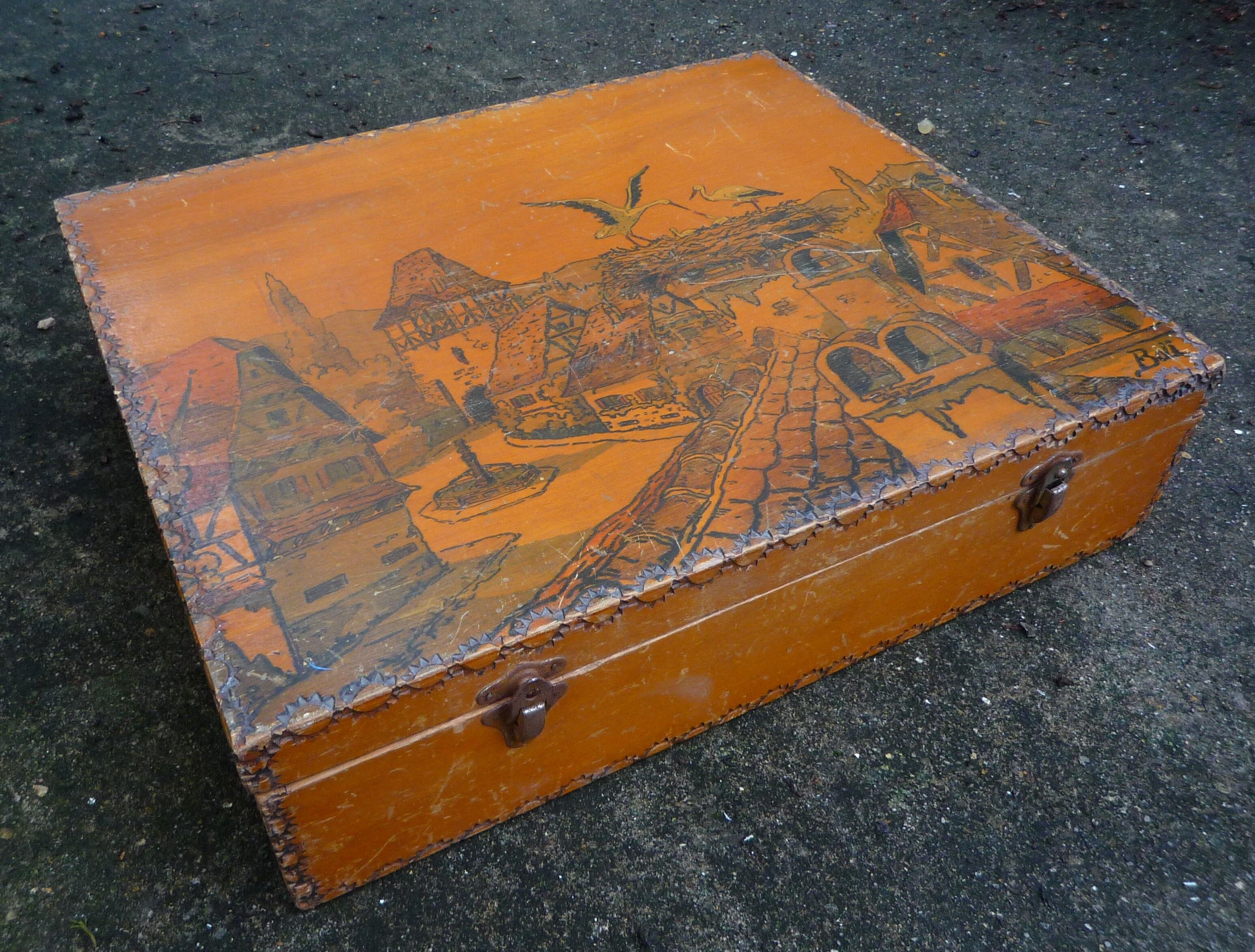 Large wooden box / case Alsatian decoration, mid-twentieth century