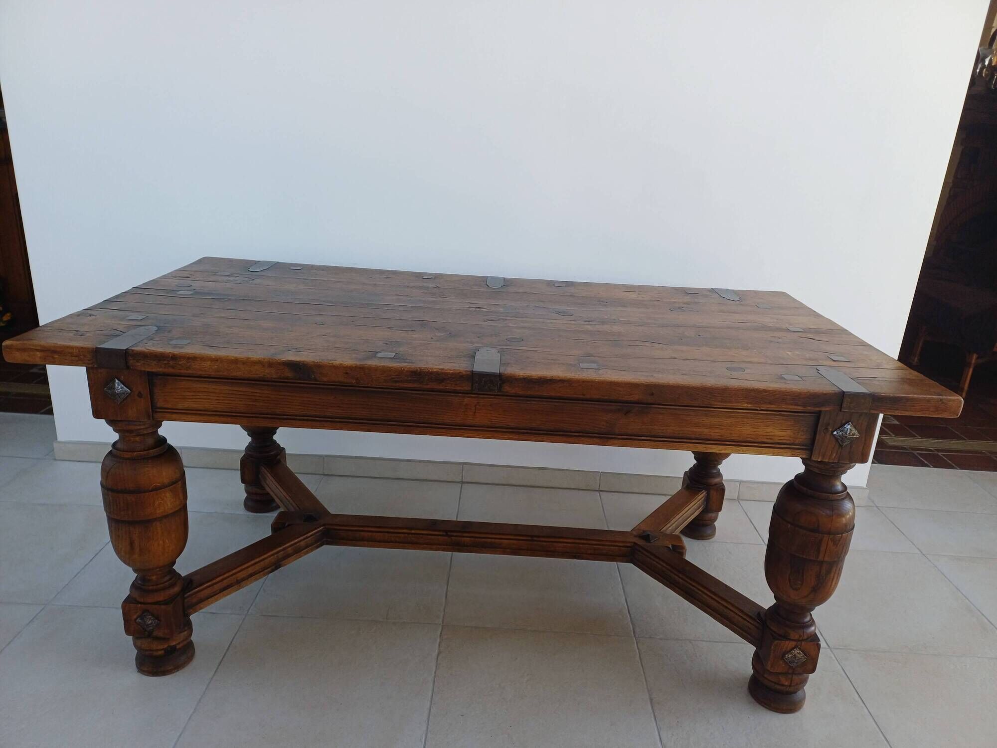 Centenary table in solid oak – Spanish Renaissance style (180 cm).