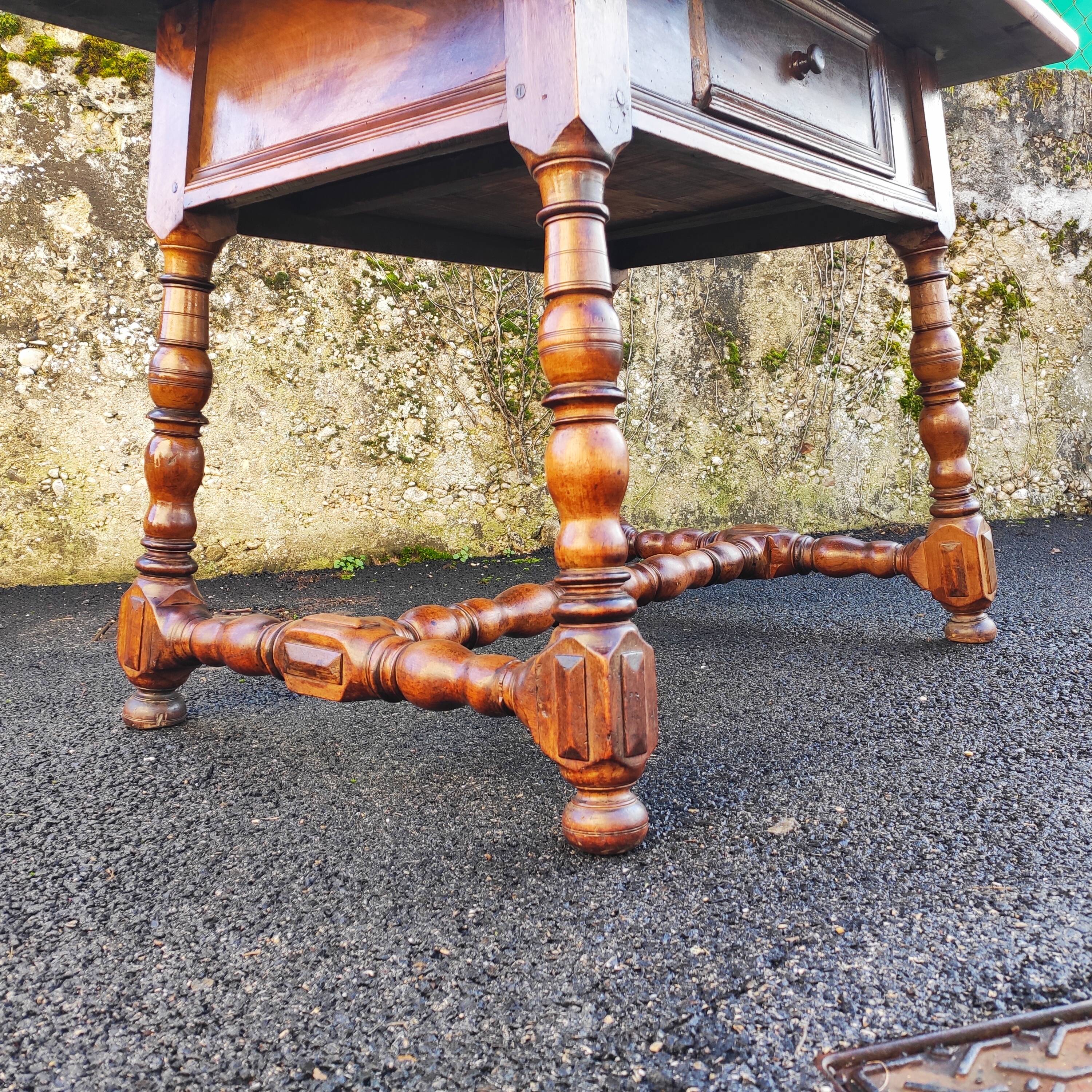 Antique Swiss table in solid walnut - 19th century