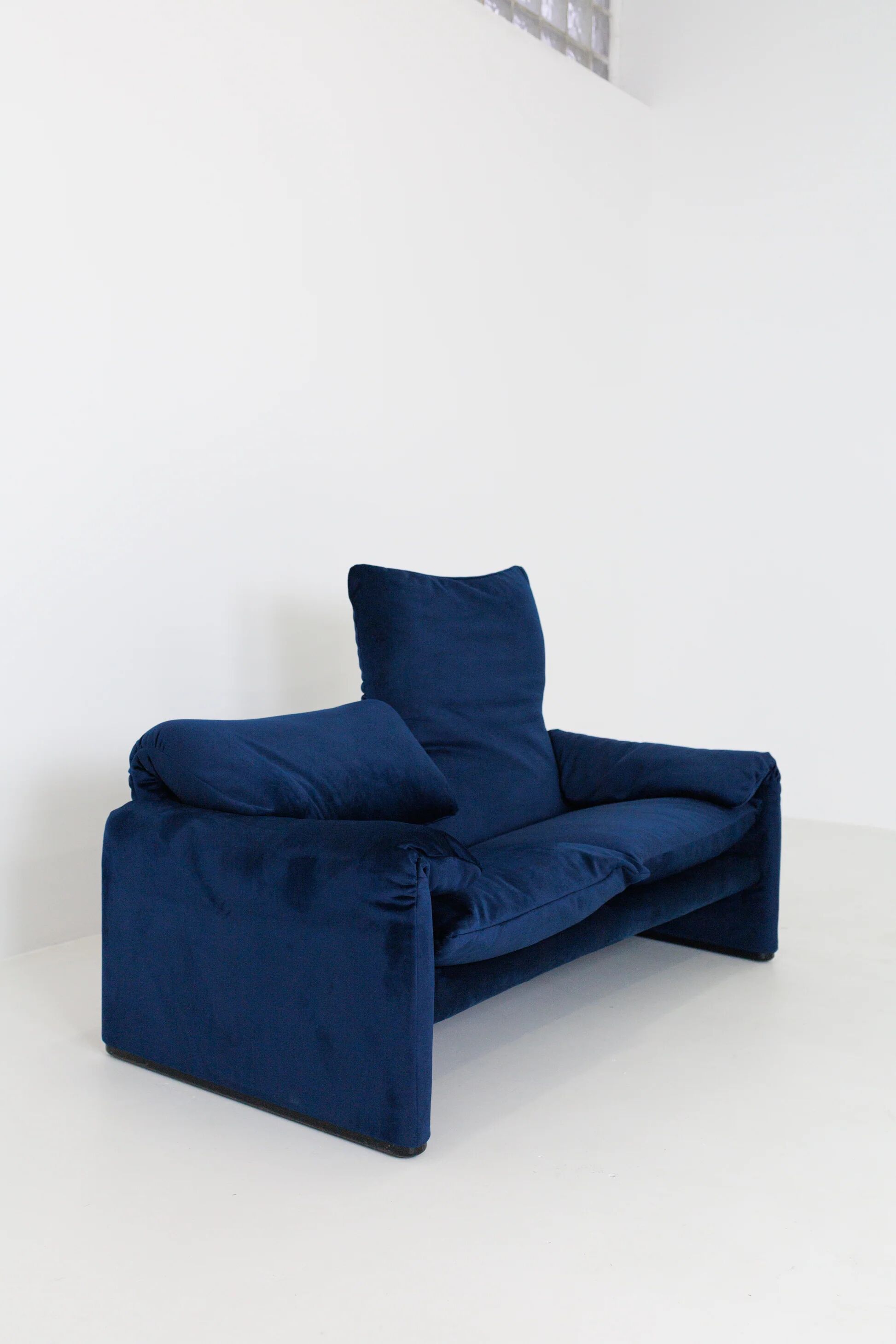 Vintage Maralunga sofa by Vico Magistretti for Cassina, Italy 70s