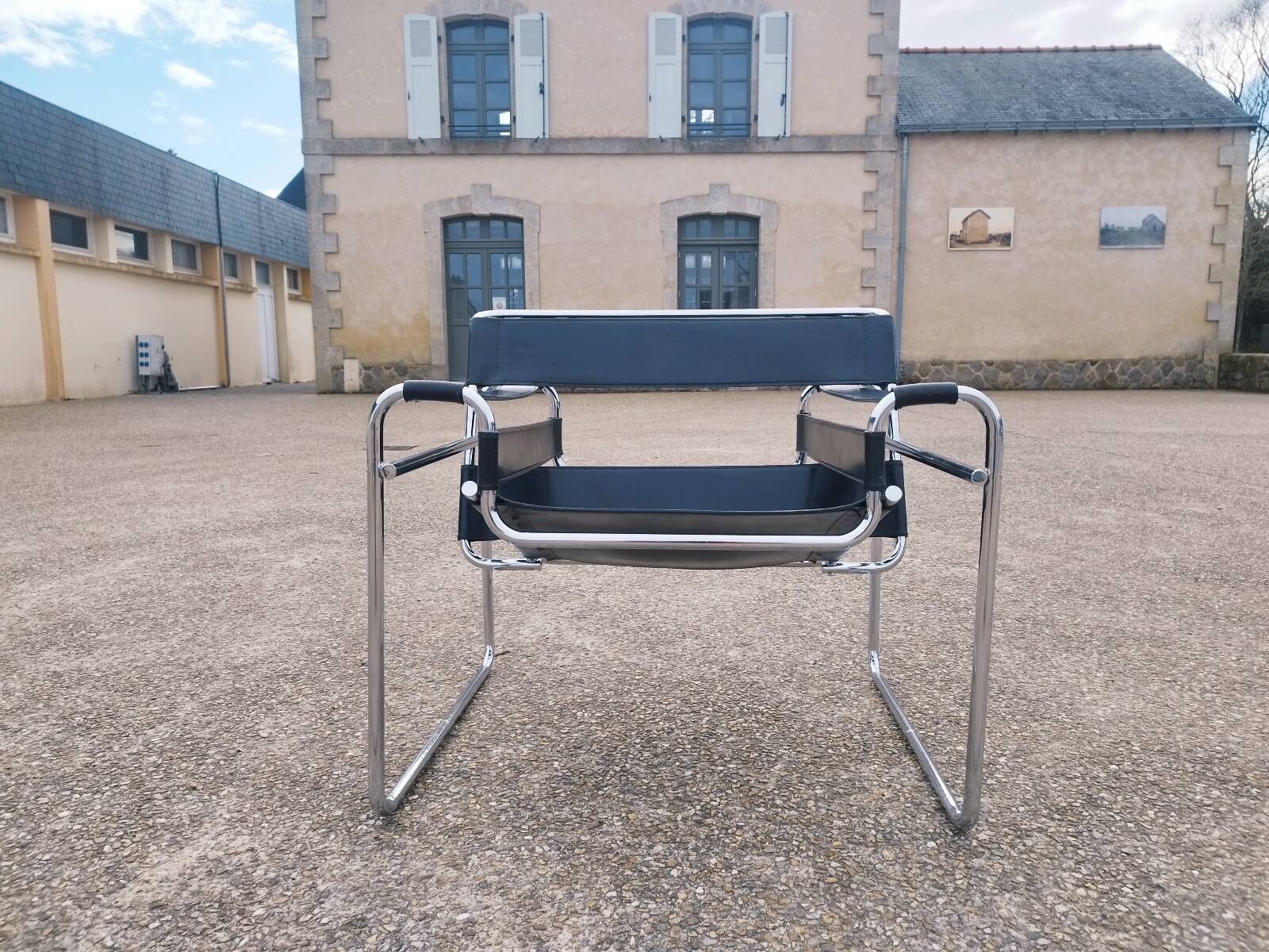 B3 Wassily armchair by Marcel Breuer design