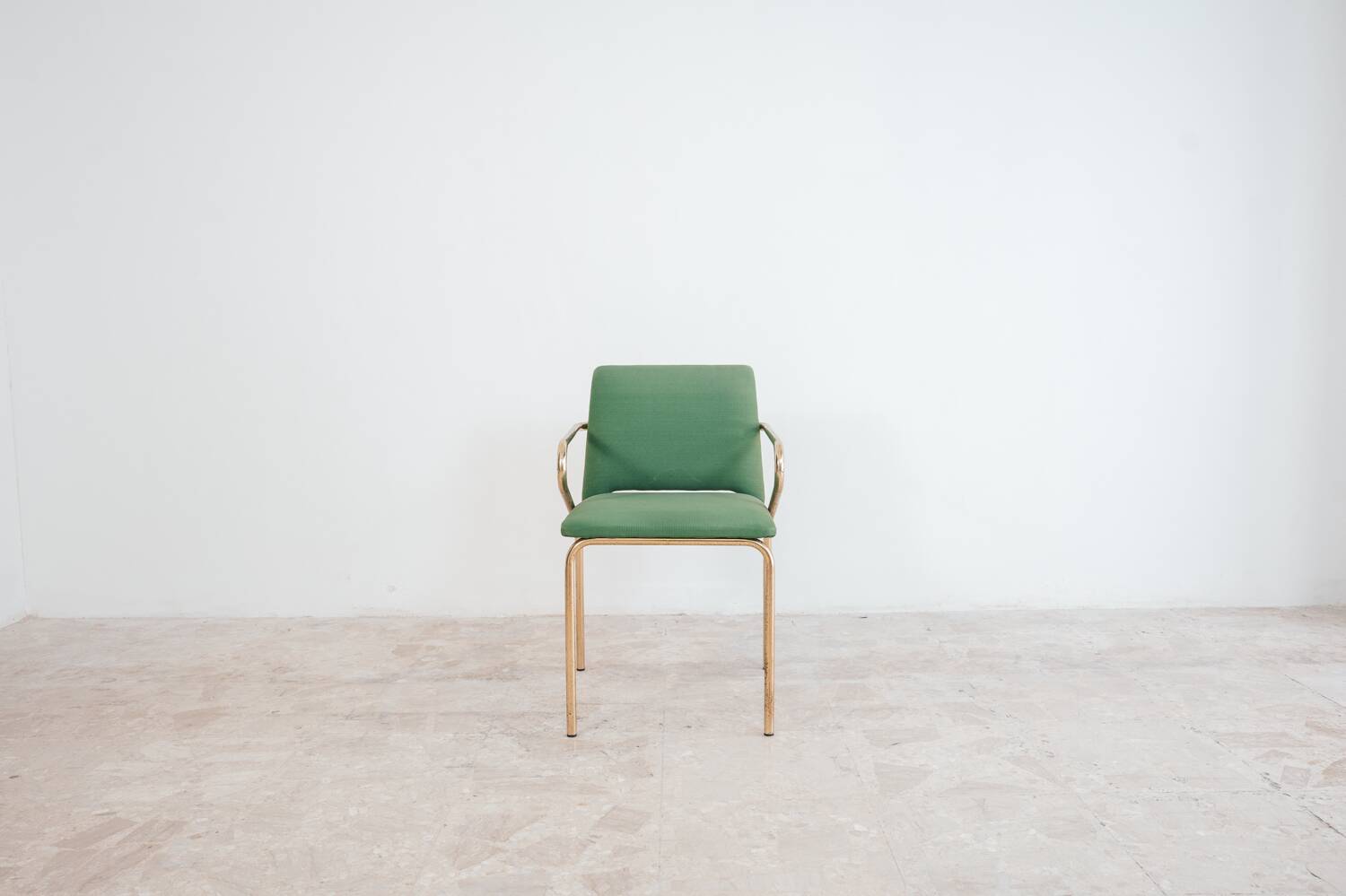 Set of 4 Hollywood Regency vintage design chairs from the 70s modern antiques.
