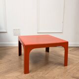 Table basse en plastique orange