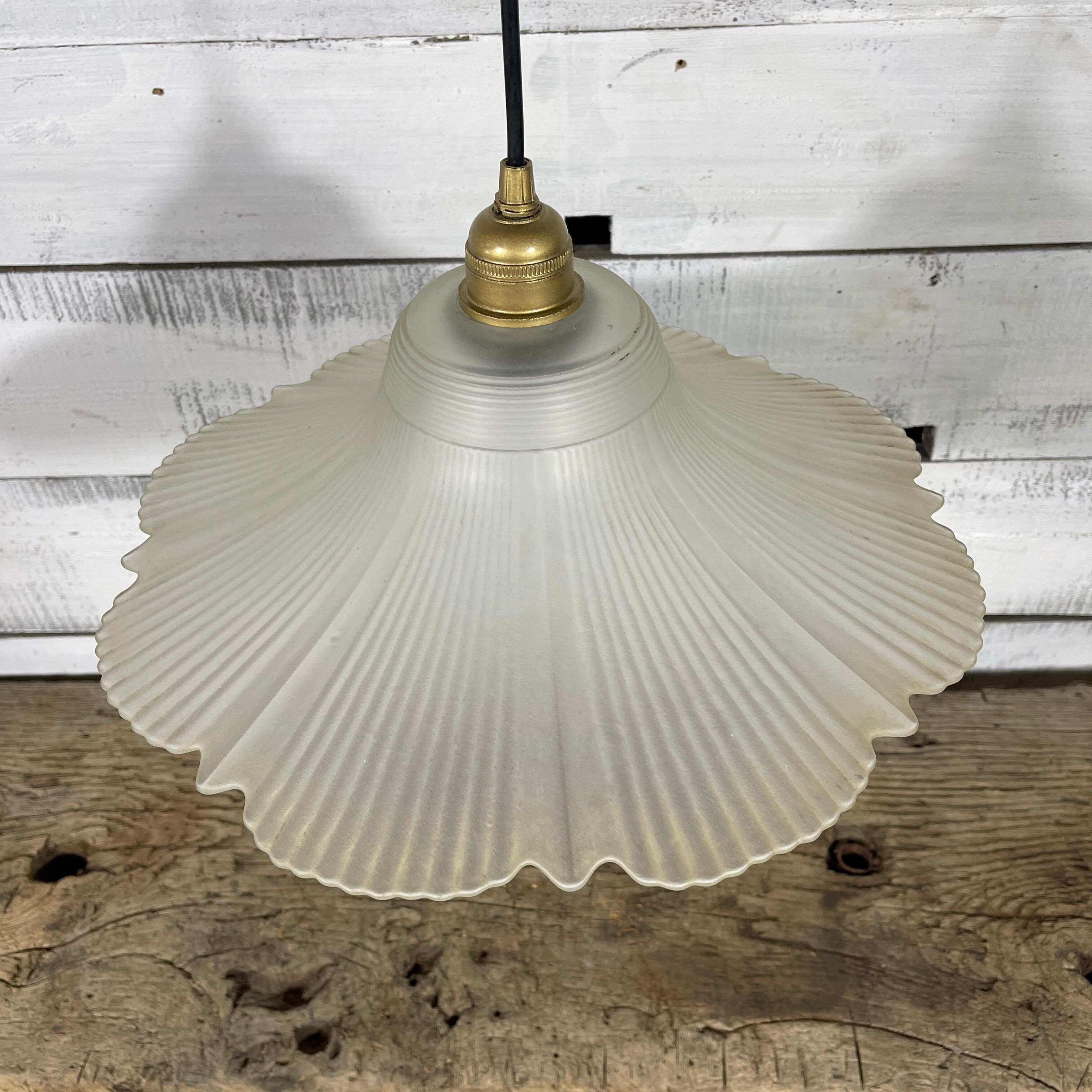 Suspension en verre dépoli