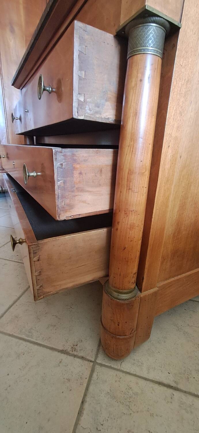 Commode style Empire en noyer blond