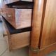 Commode style Empire en noyer blond