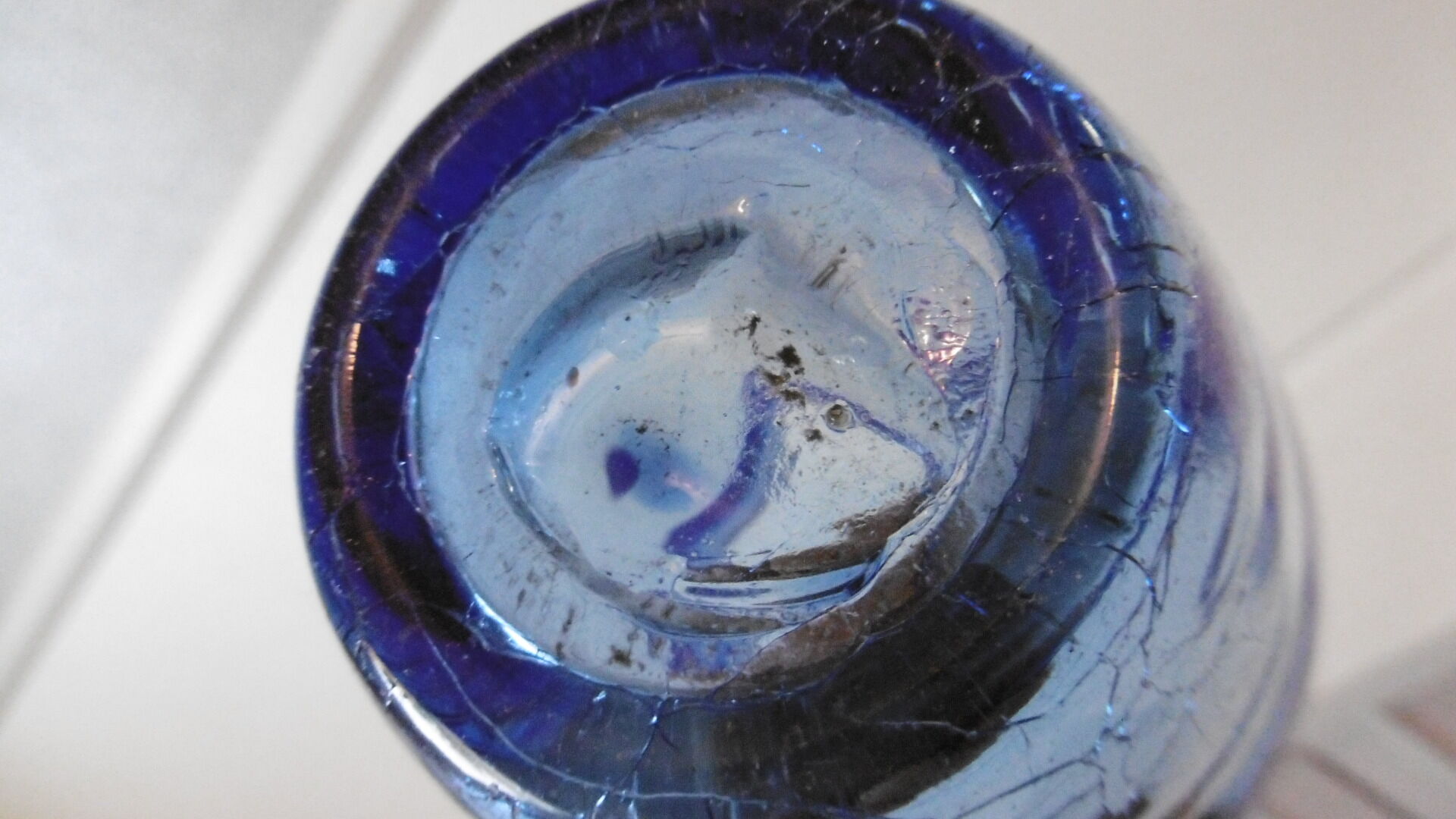 Blue vase glass blows