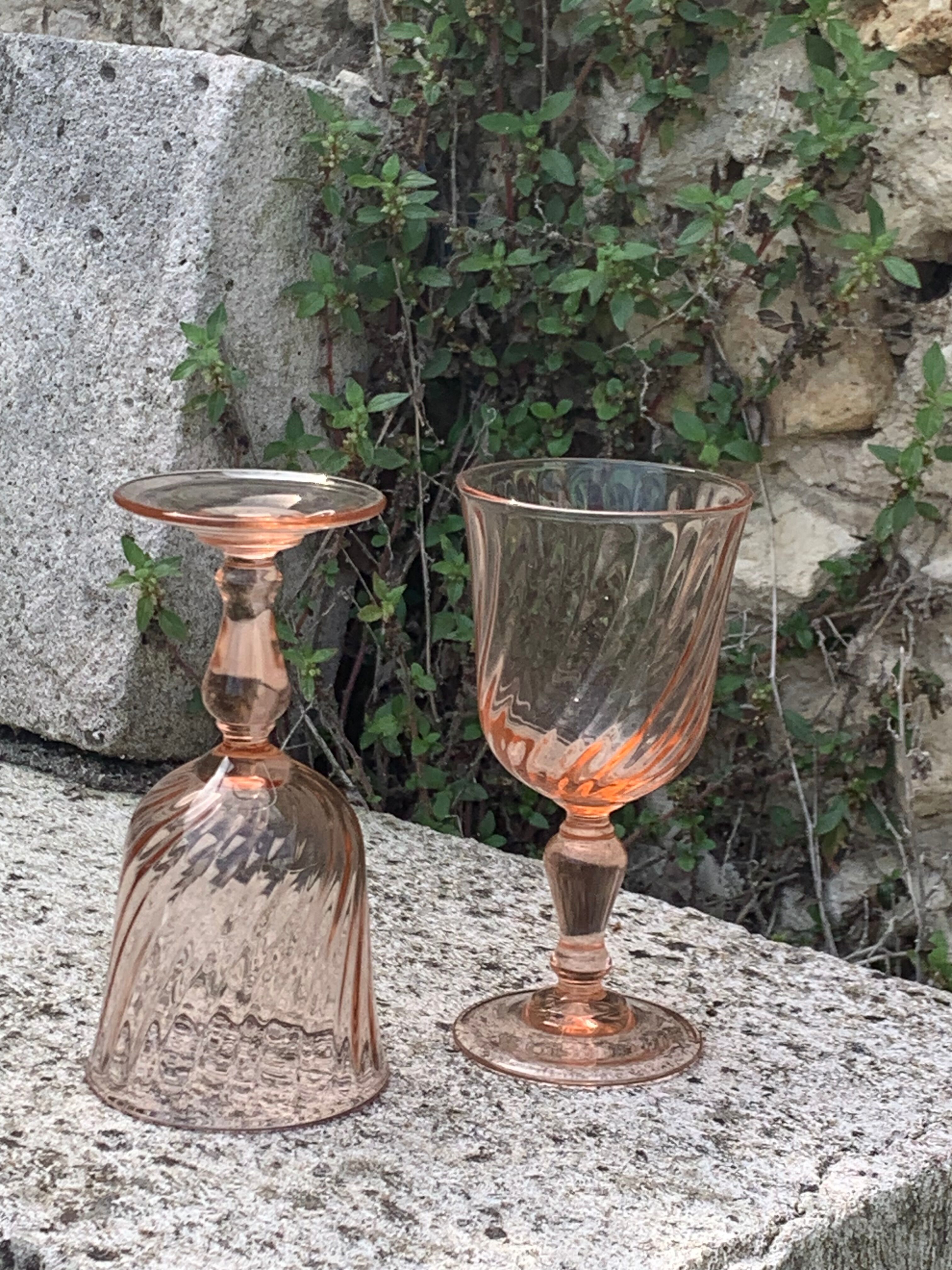 5 Rosaline wine glasses in twisted pink glasses, stamped France Vintage 1950/60