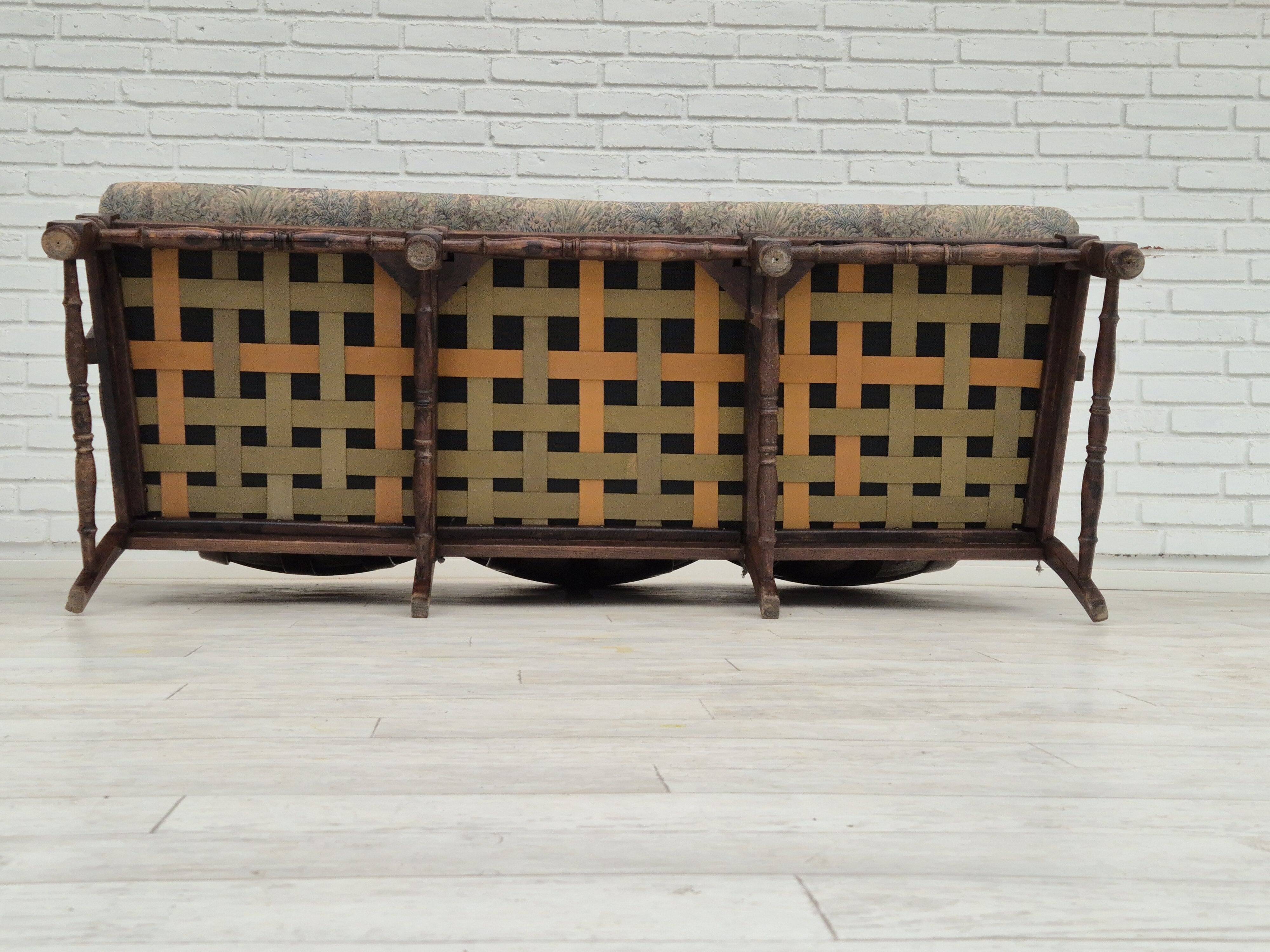 Années 1960, design danois, canapé 3 places par Regan Møbelfabrik, Aarhus, état d'origine.