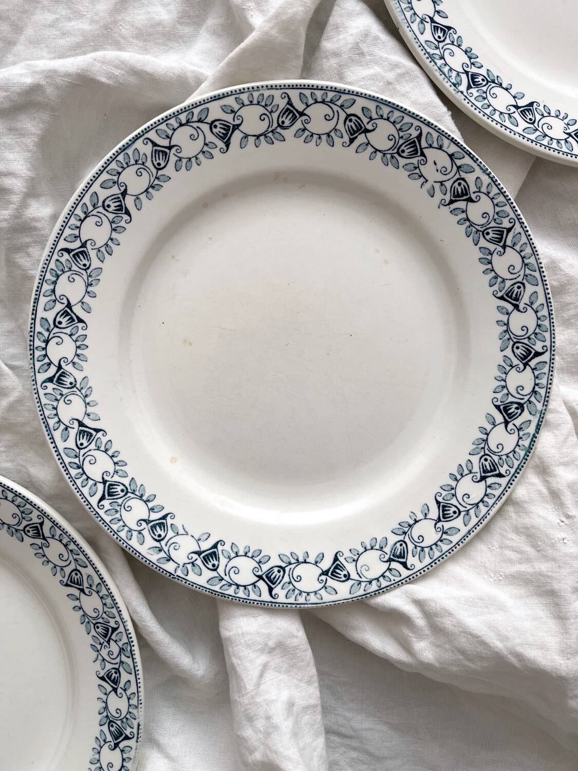 3 flat ironstone plates “Jenny” Saint Amand