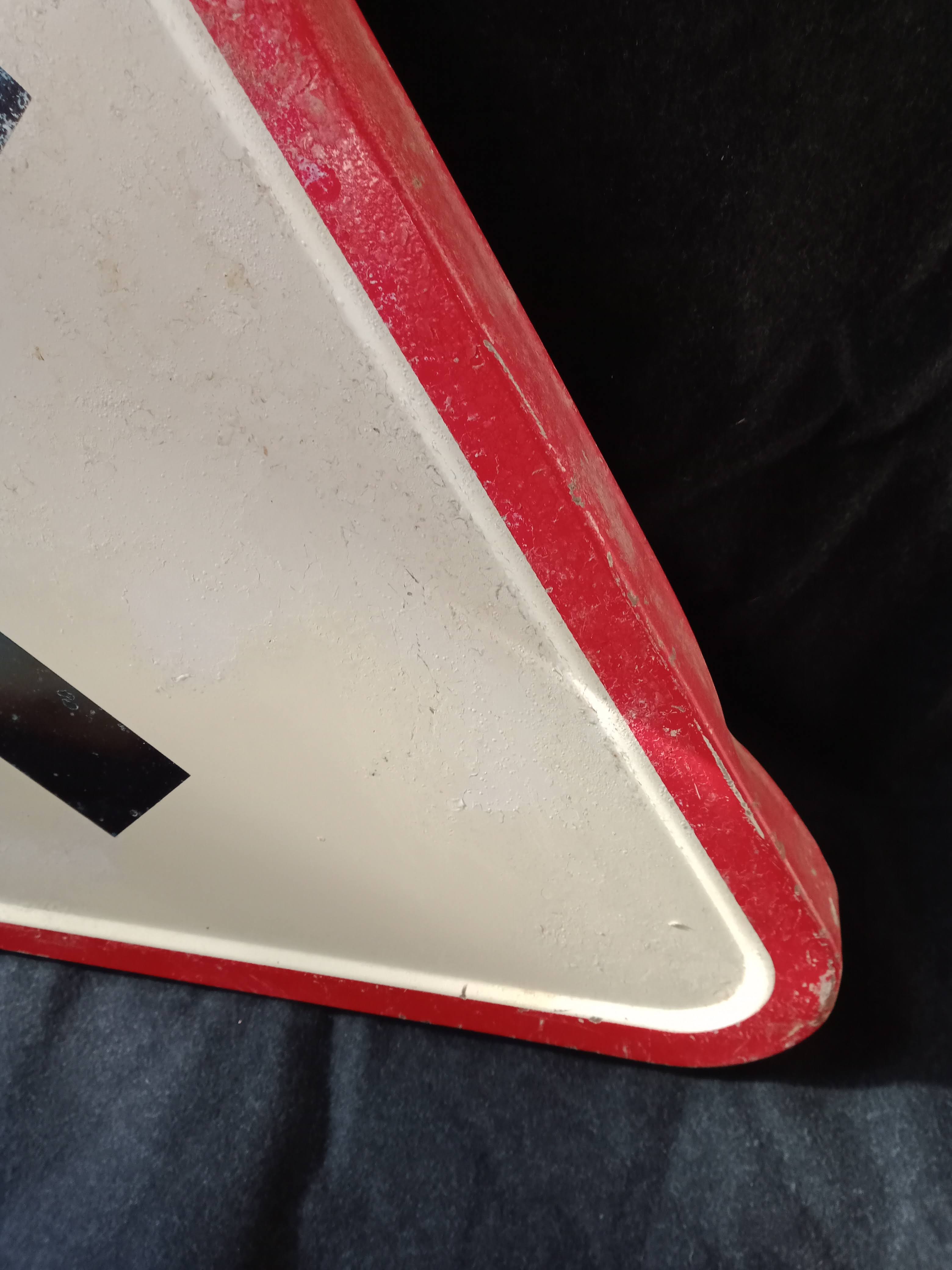 Old crossing road sign