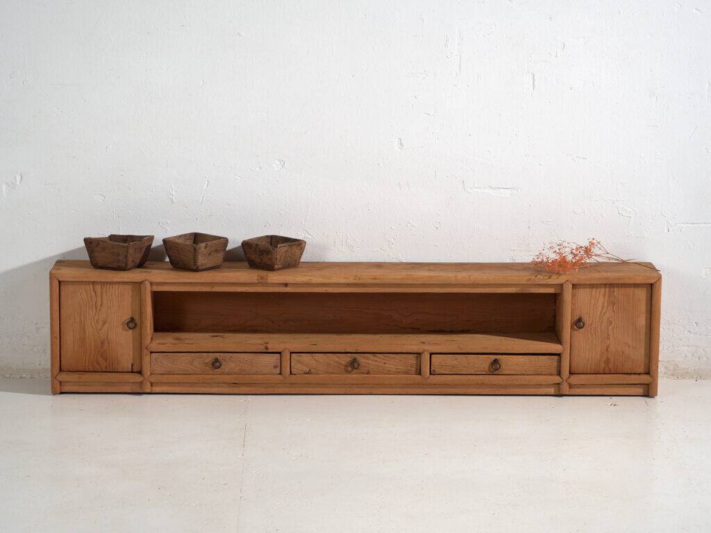 Meuble bas ancien en bois massif – Console basse chinoise du Gansu avec tiroirs – circa 1880–1920