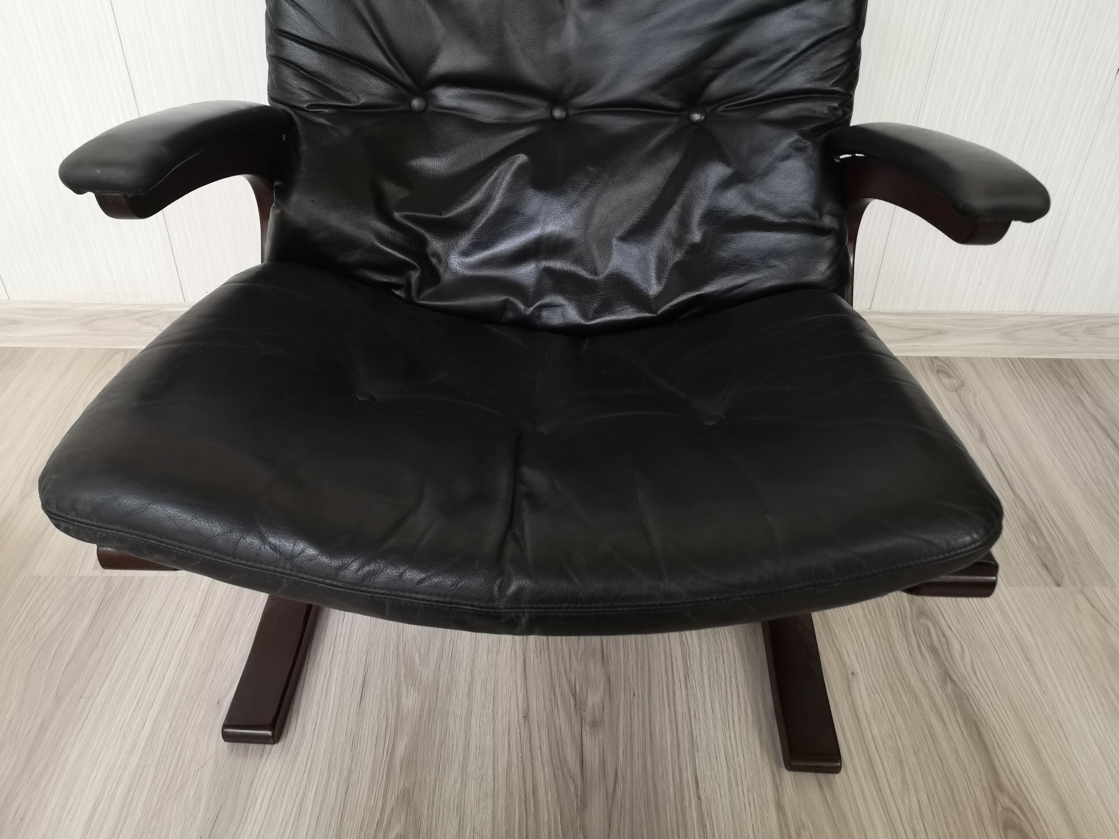 Vintage Model Kengu Lounge Chair and Footstool Set by Elsa & Nordahl Solheim for Rybo Rykken & Co