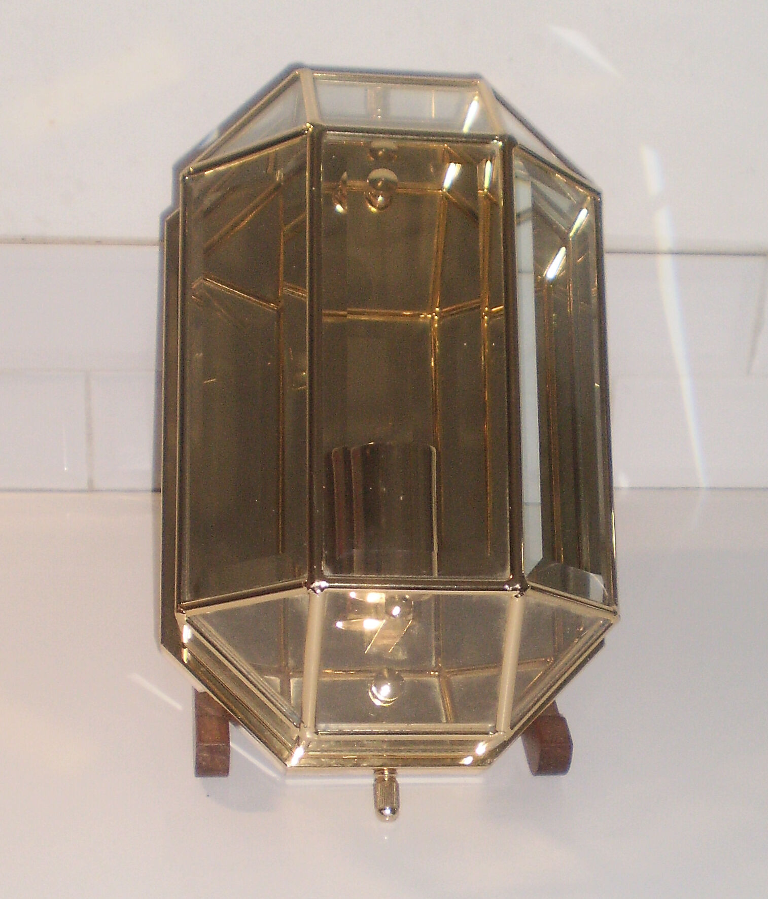 Golden wall lamp