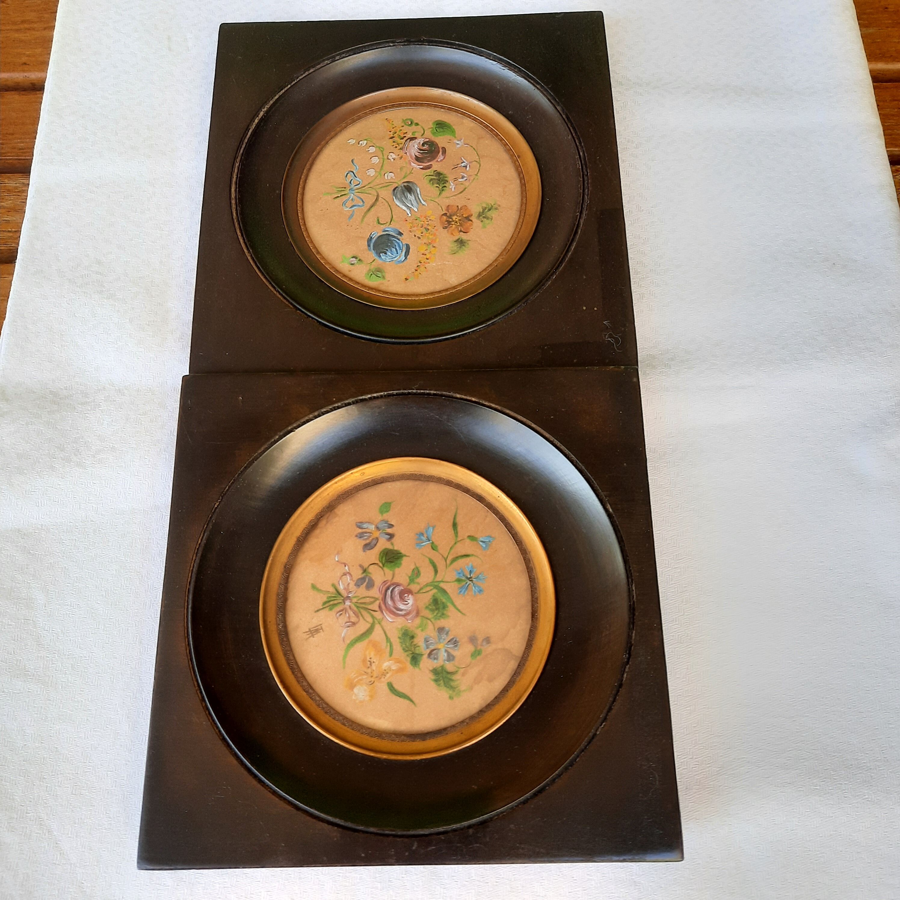Paire de petites aquarelles de fleurs