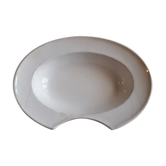 Creil & Montereau porcelain beard dish, labrador model