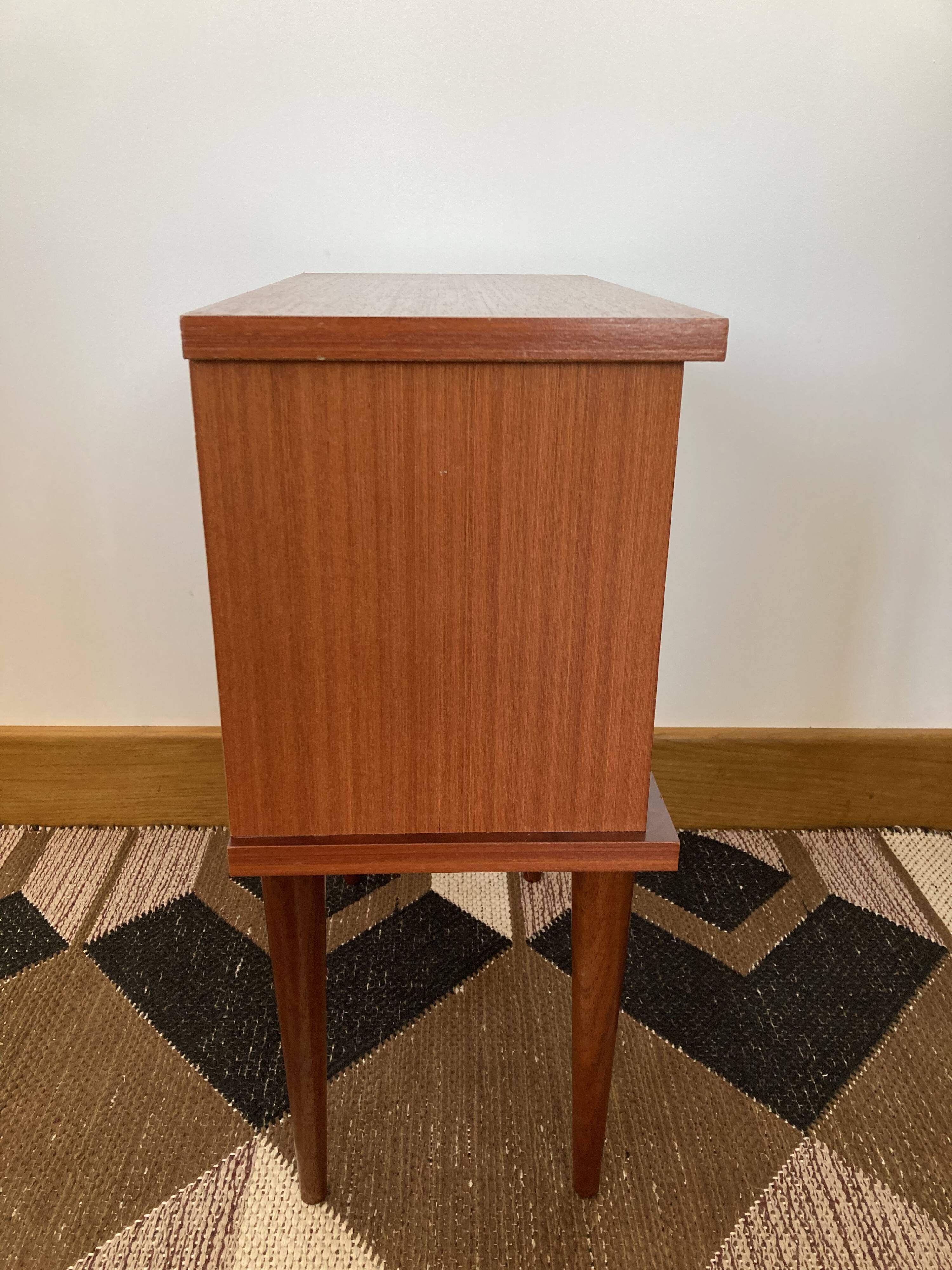 Bedside table compass legs