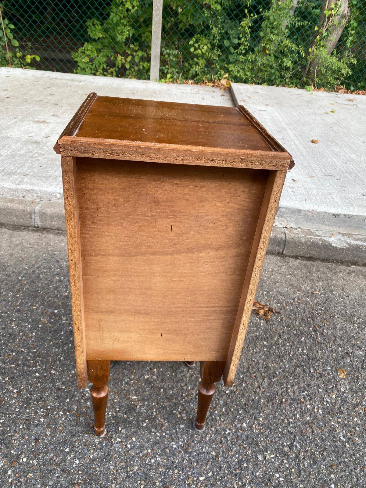 Vintage side table / Magazine rack end table