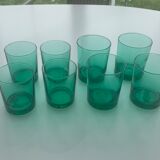 8 glasses in green glass with whisky, aperitif or water vintage 1970