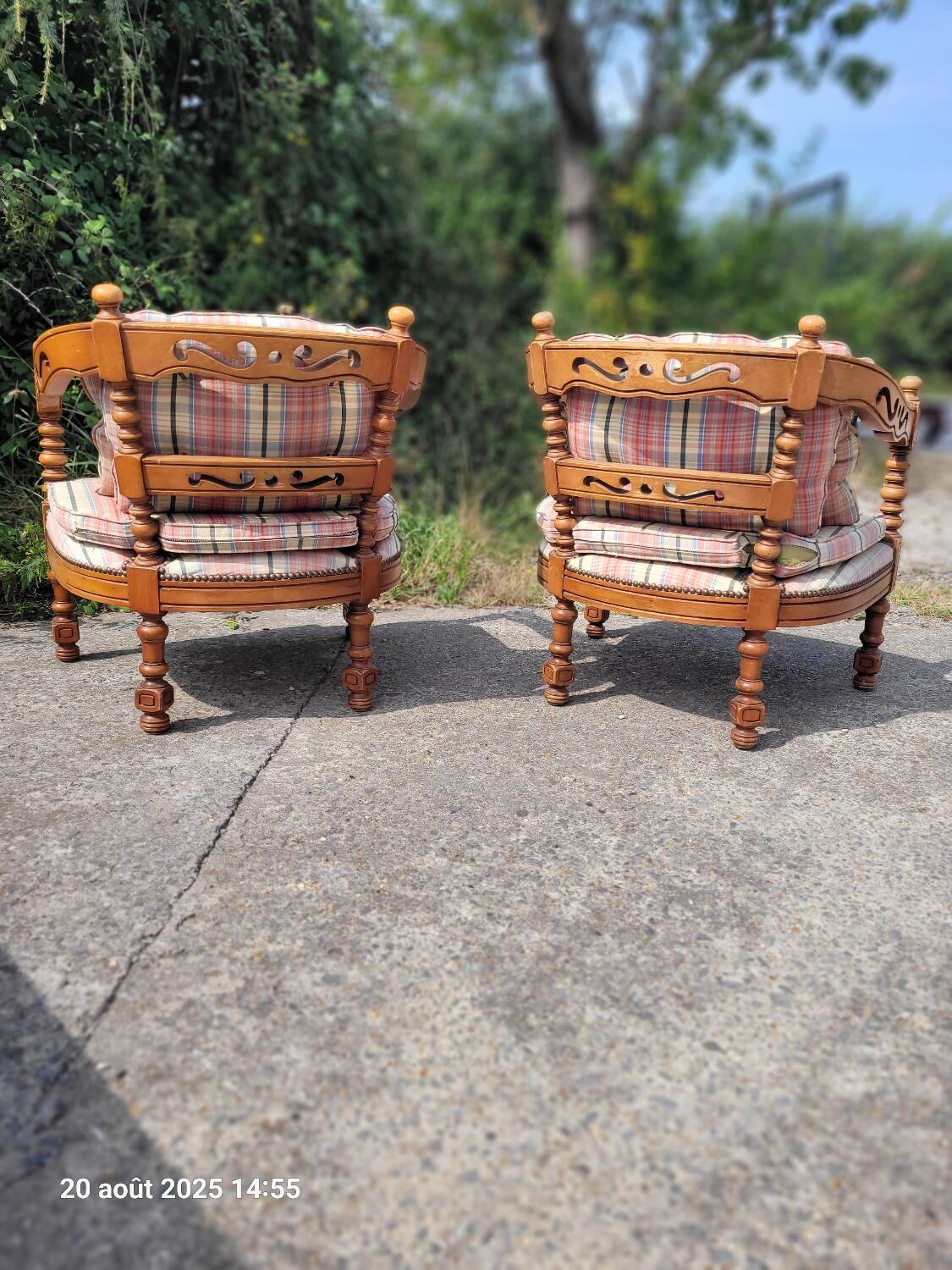 2 wooden armchairs by Giorgetti from the Gallery series from the 1970s.