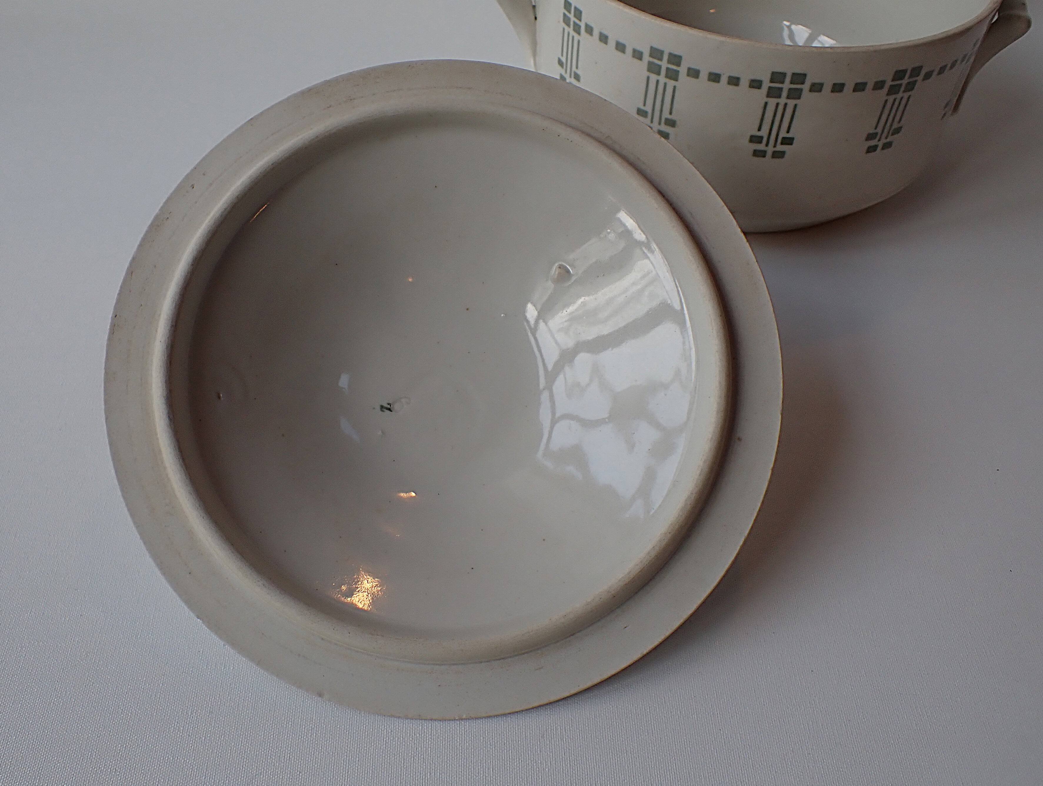 Soup tureen / vegetable dish from the 1920s/30s