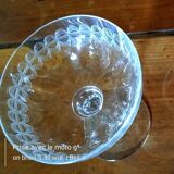 3 coupes à champagne en verre taillé