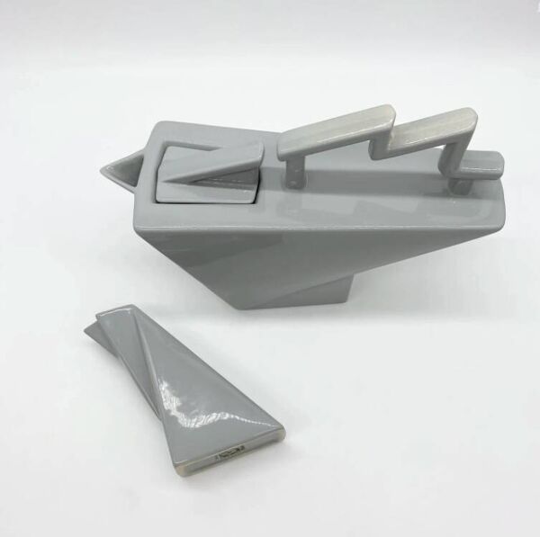 Théière et pot à lait, Pierre Casenove pour Studio Salins, années 1980