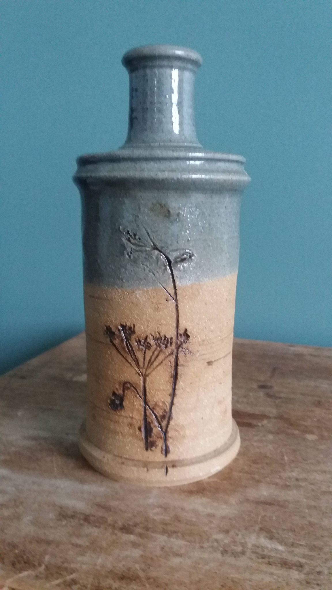 Vase soliflore bouteille en grès décor herbier
