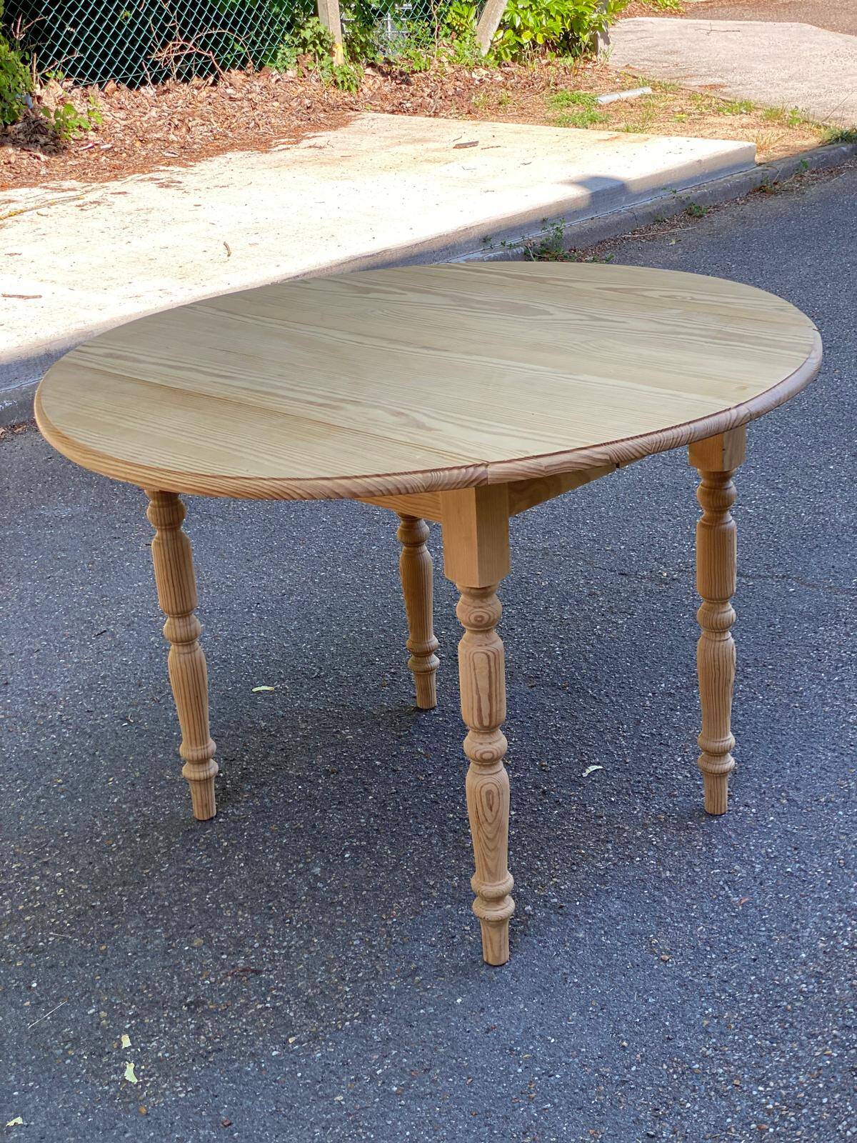 Louis Philippe extendable round dining table with shutters, renovated pine, 190cm
