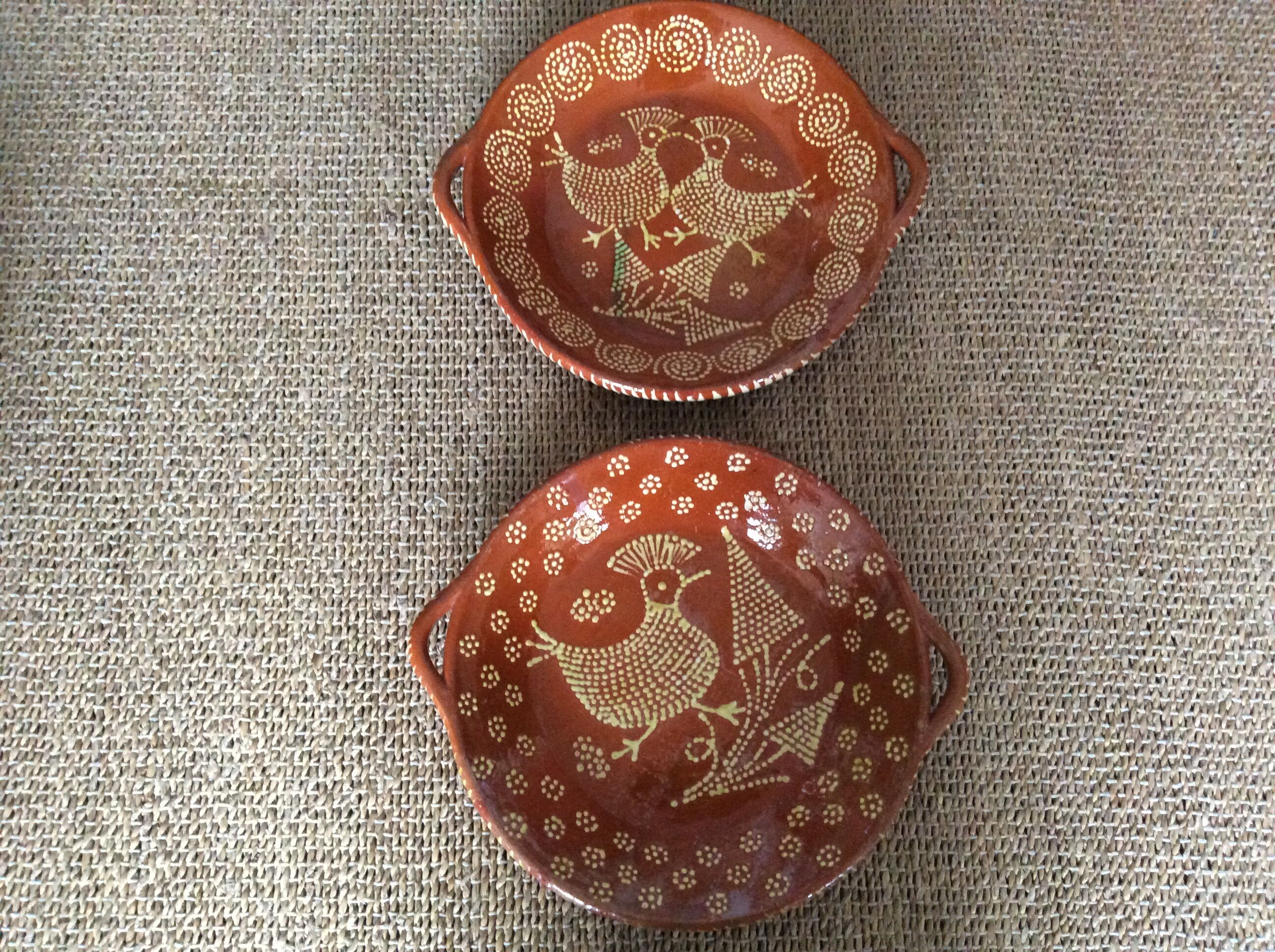 2 terracotta dishes