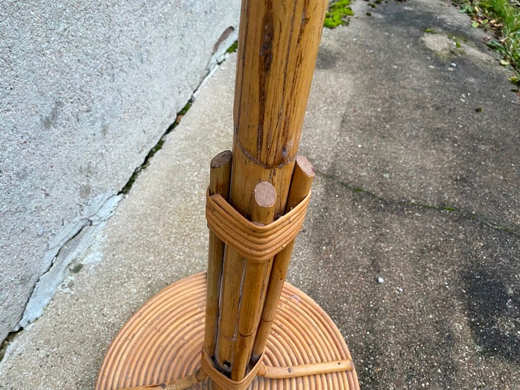Parrot coat rack in vintage rattan 1970