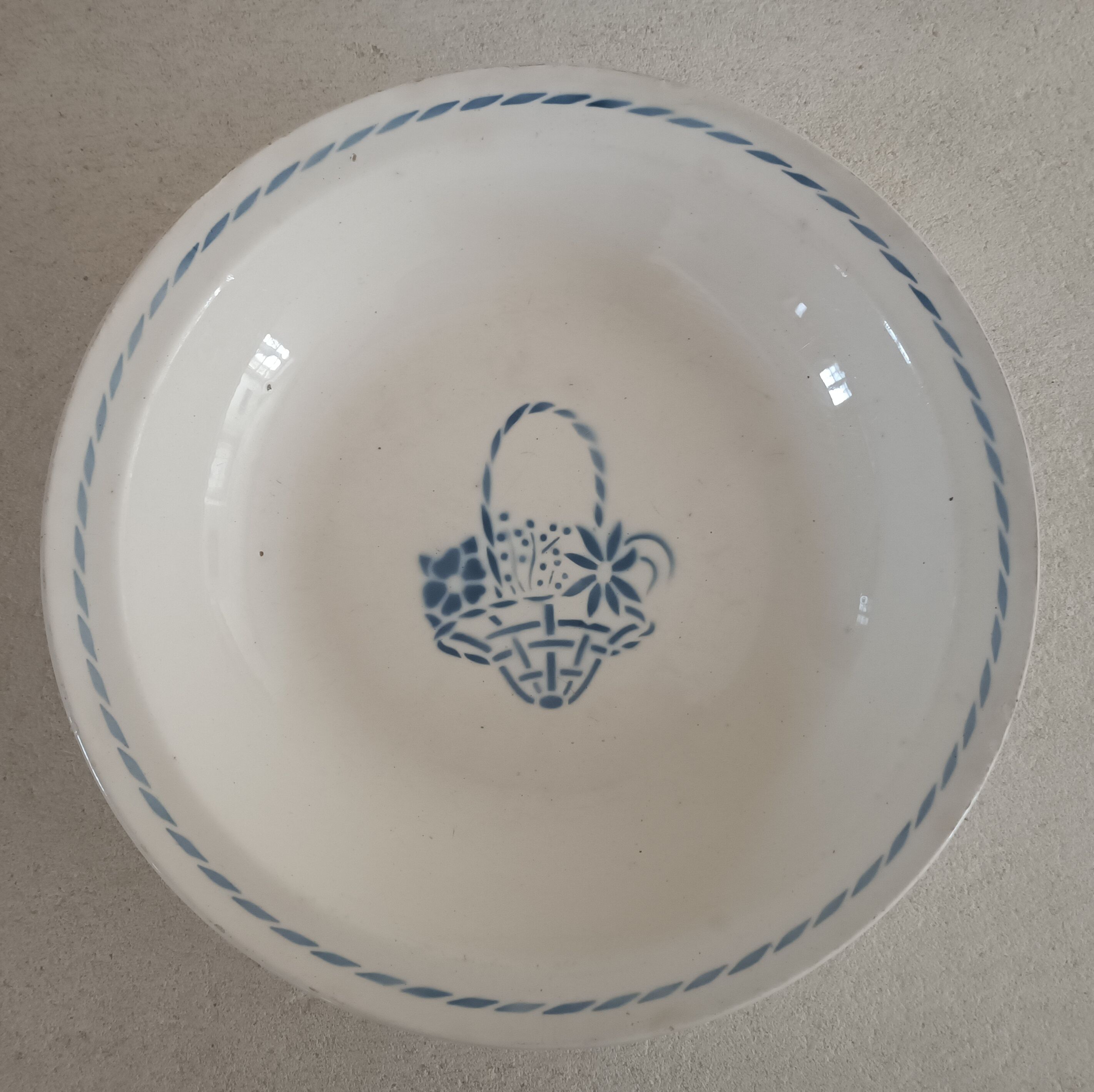 4 plates and a salad bowl Creil and Montereau