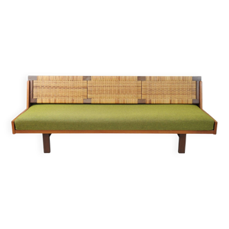Hans Wegner GE 259 convertible bench seat circa 1960