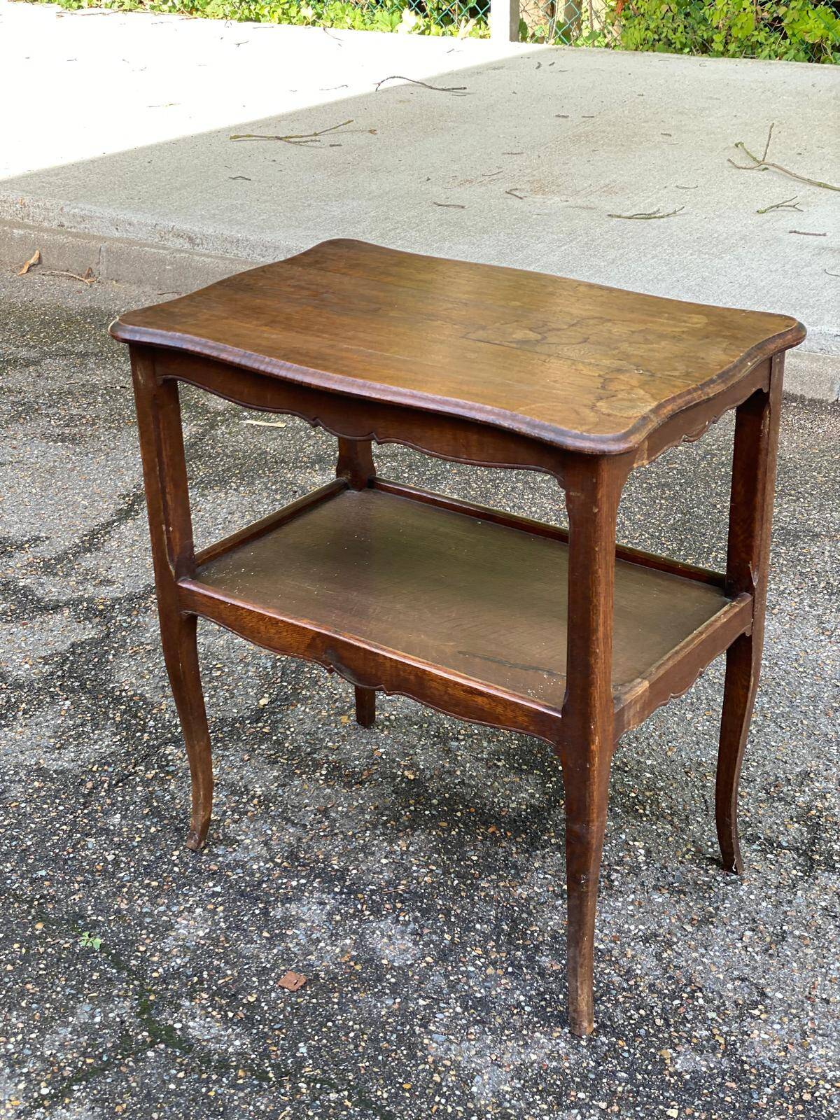 Louis XV solid wood serving trolley with curved legs from the 19th century
