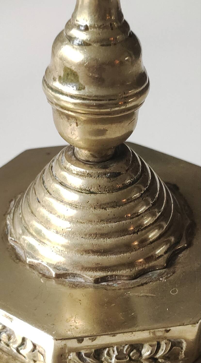 5-branched Jewish menorah/candlestick. Dedicated to mourning. In gilded bronze.