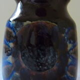 Teapot in sandstone of Elfriede Tataki-Kopp