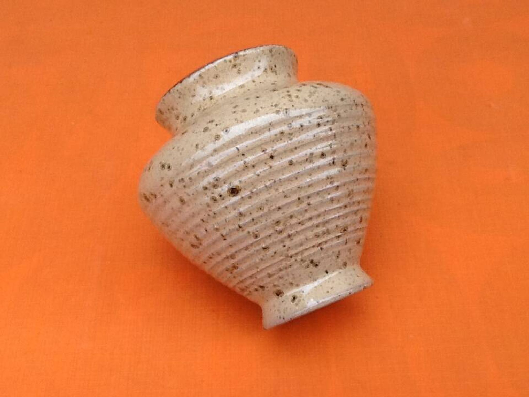 Vase toupie  céramique vernissée décor moucheté