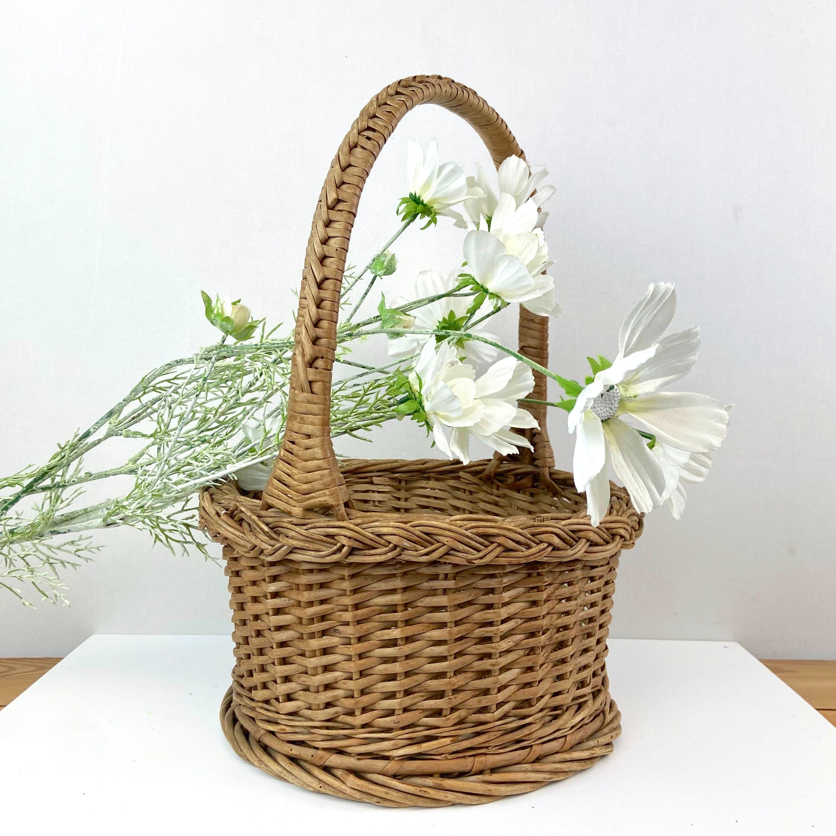 Old round braided basket - Diameter 29 cm