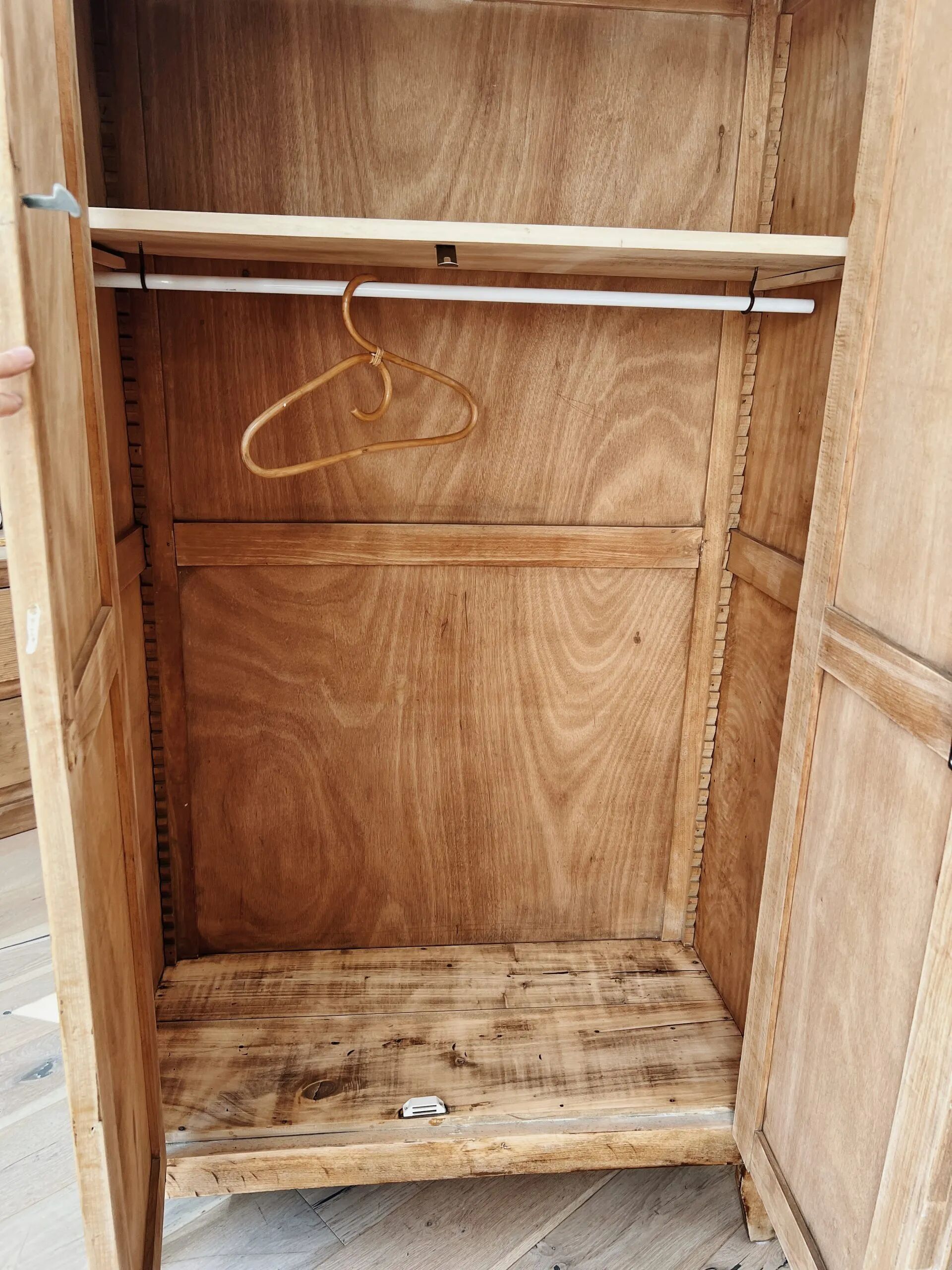Parisian wardrobe in beech wood