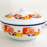 Small metal enamelled casserole China