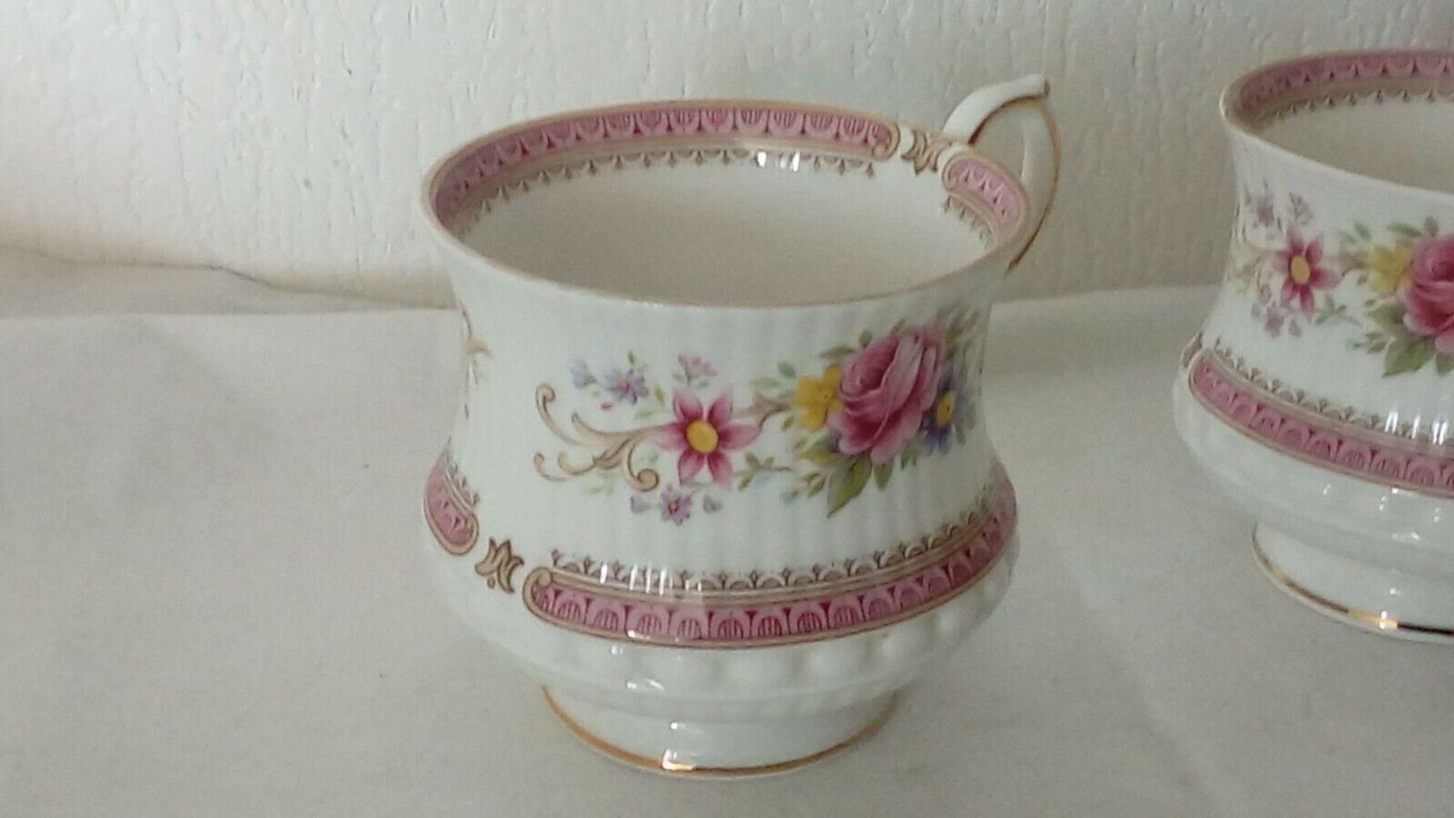 ENGLISH PORCELAIN CUP ROSINA QUEENS RICHMOND
