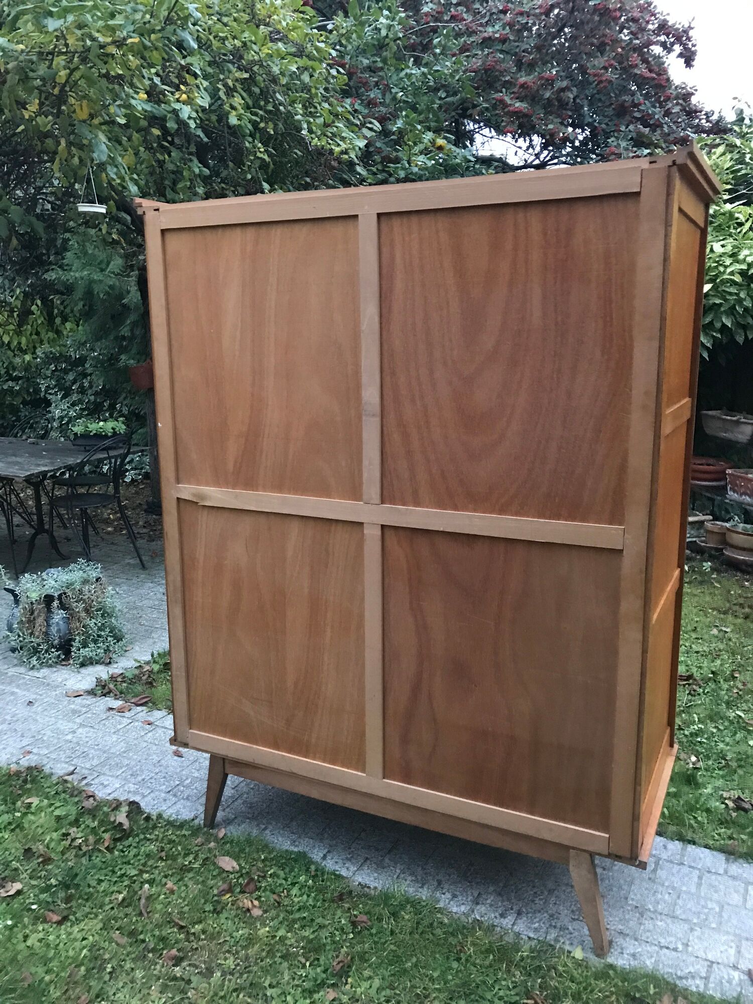 Feet compass vintage 1950 wardrobe sliding doors