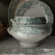 Small soup tureen base, ironstone, St-Amand, Lebacqz & Bouchart "Persian"