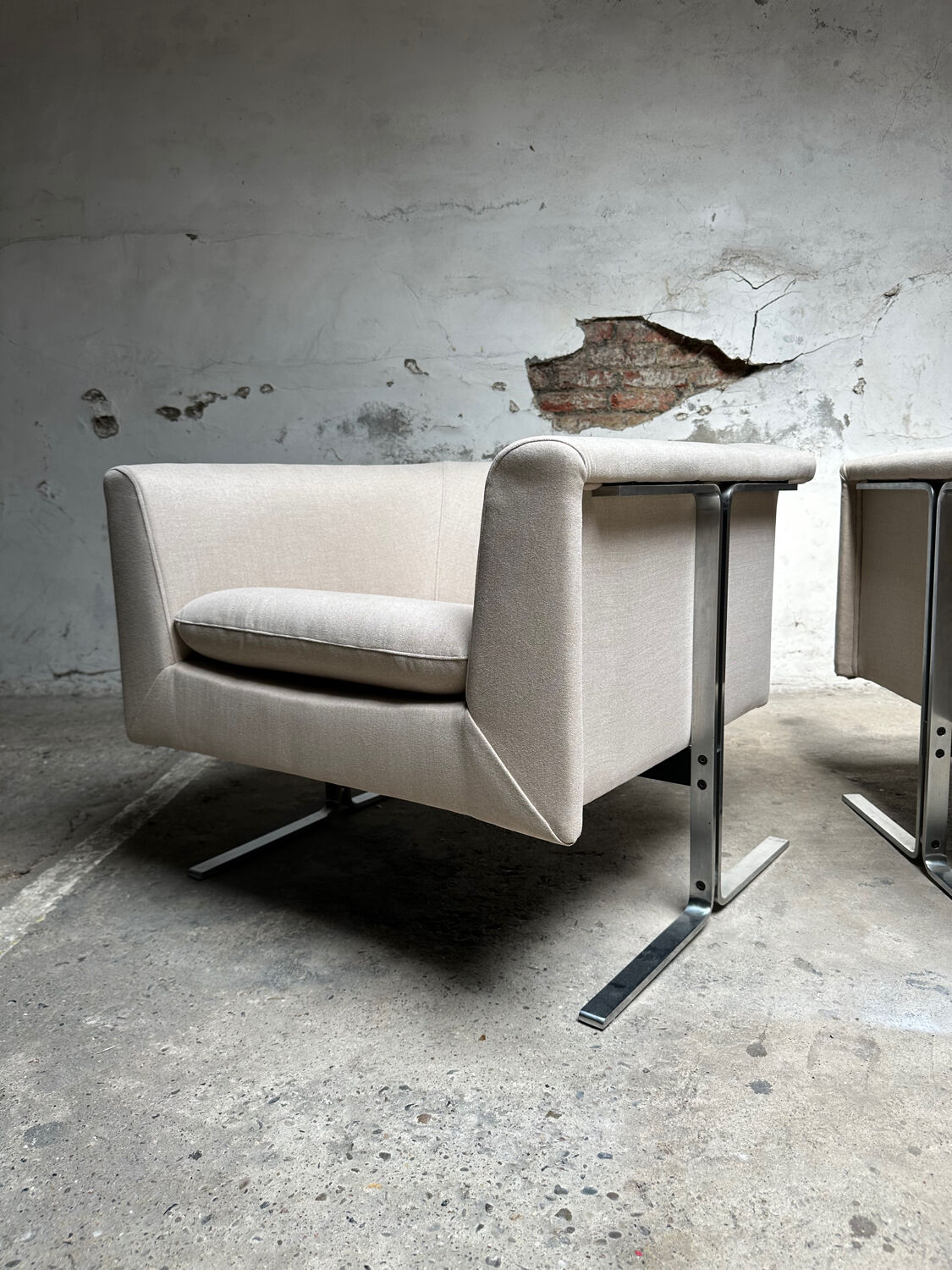 Set of two Artifort lounge chairs by Geoffrey Harcourt